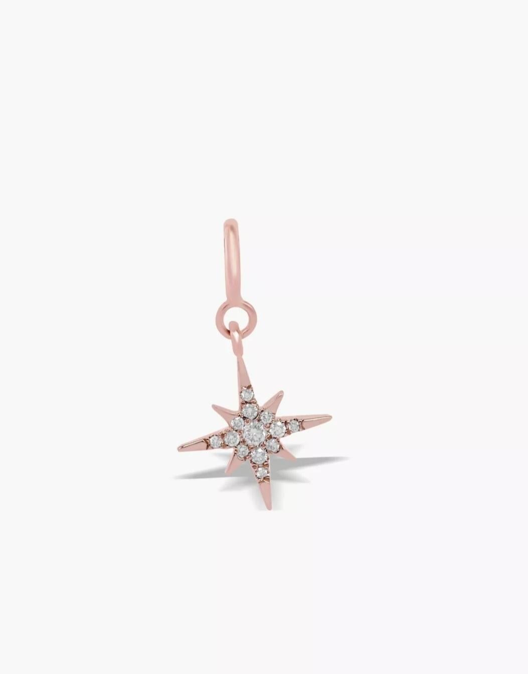 Ciondolo Charms in oro massiccio 14k con diamante genuino e stella scintillante. In condizioni Nuovo in vendita a Chicago, IL