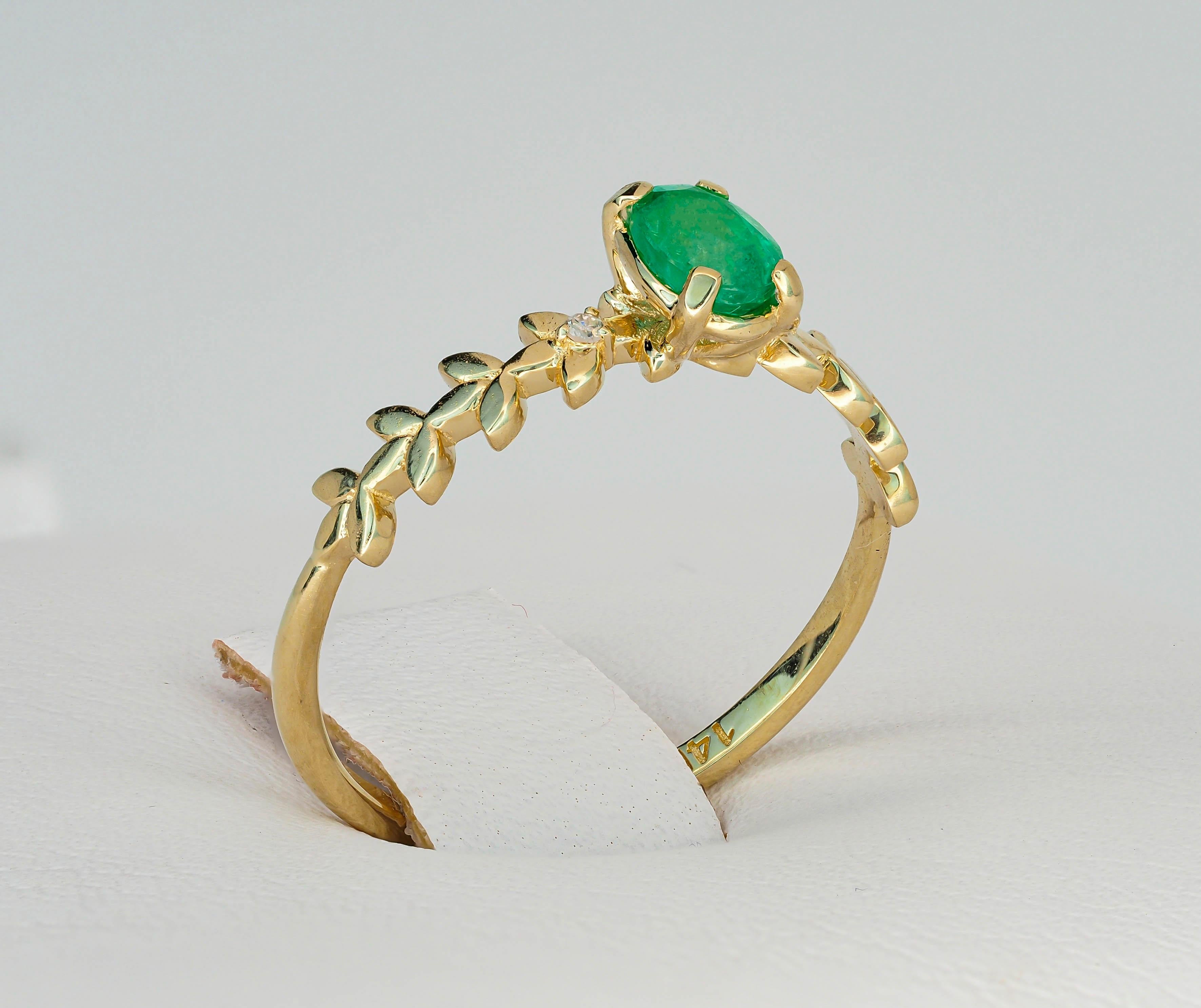 Women's Genuine emerald 14k gold ring.  For Sale