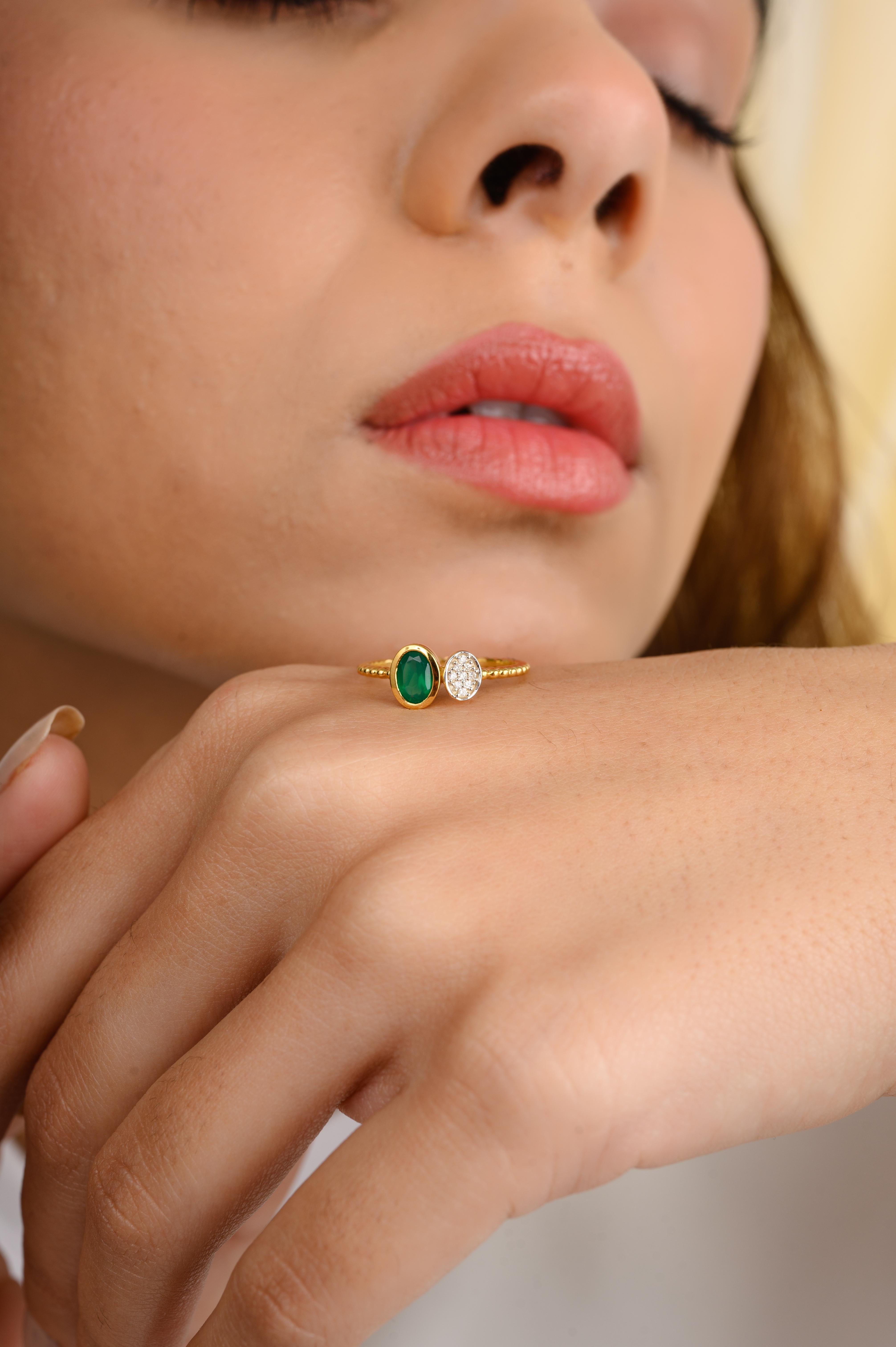 Im Angebot: Ein echter Smaragd-Diamantring aus 18 Karat Gelbgold für sie in echtem Smaragd () 4