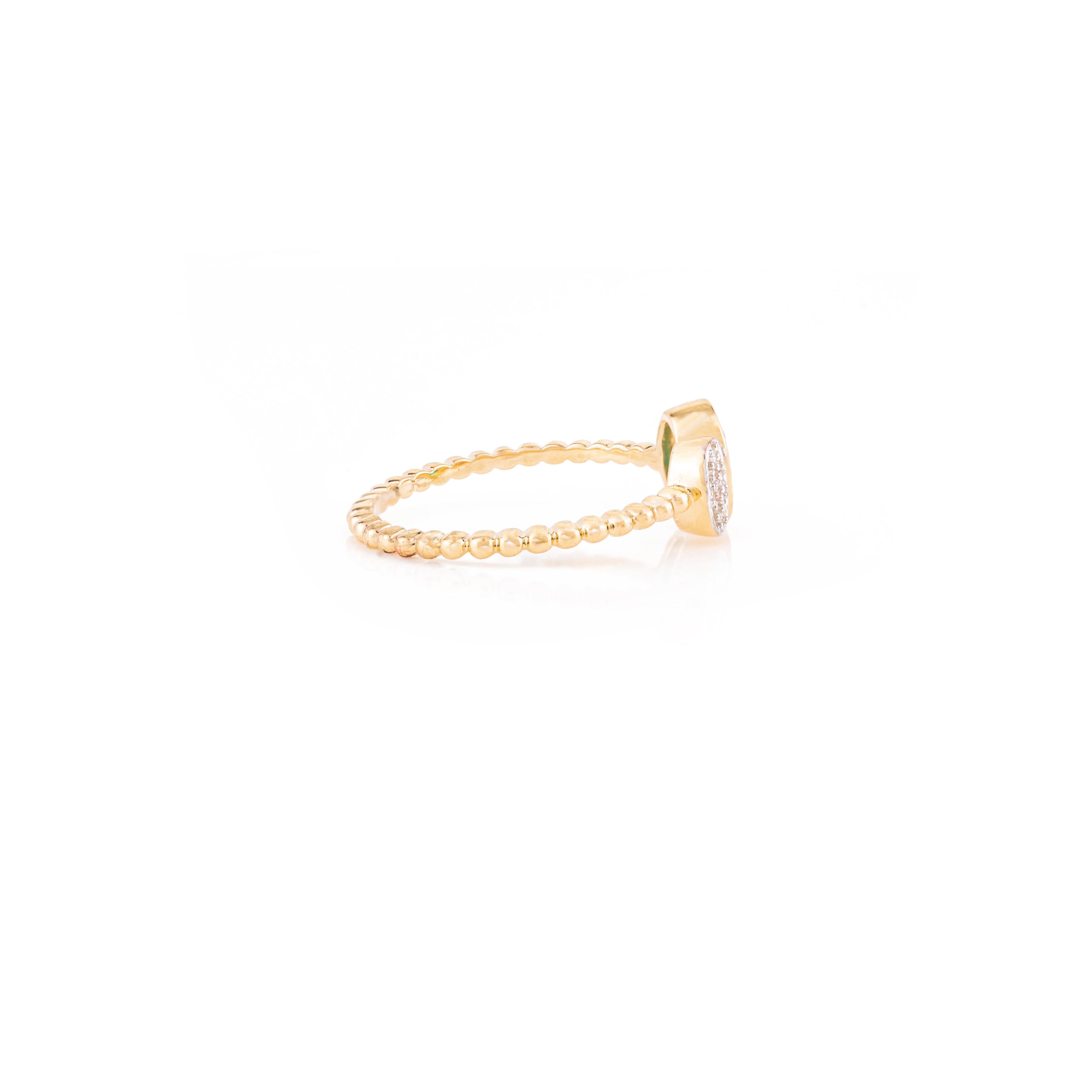 Im Angebot: Ein echter Smaragd-Diamantring aus 18 Karat Gelbgold für sie in echtem Smaragd () 5