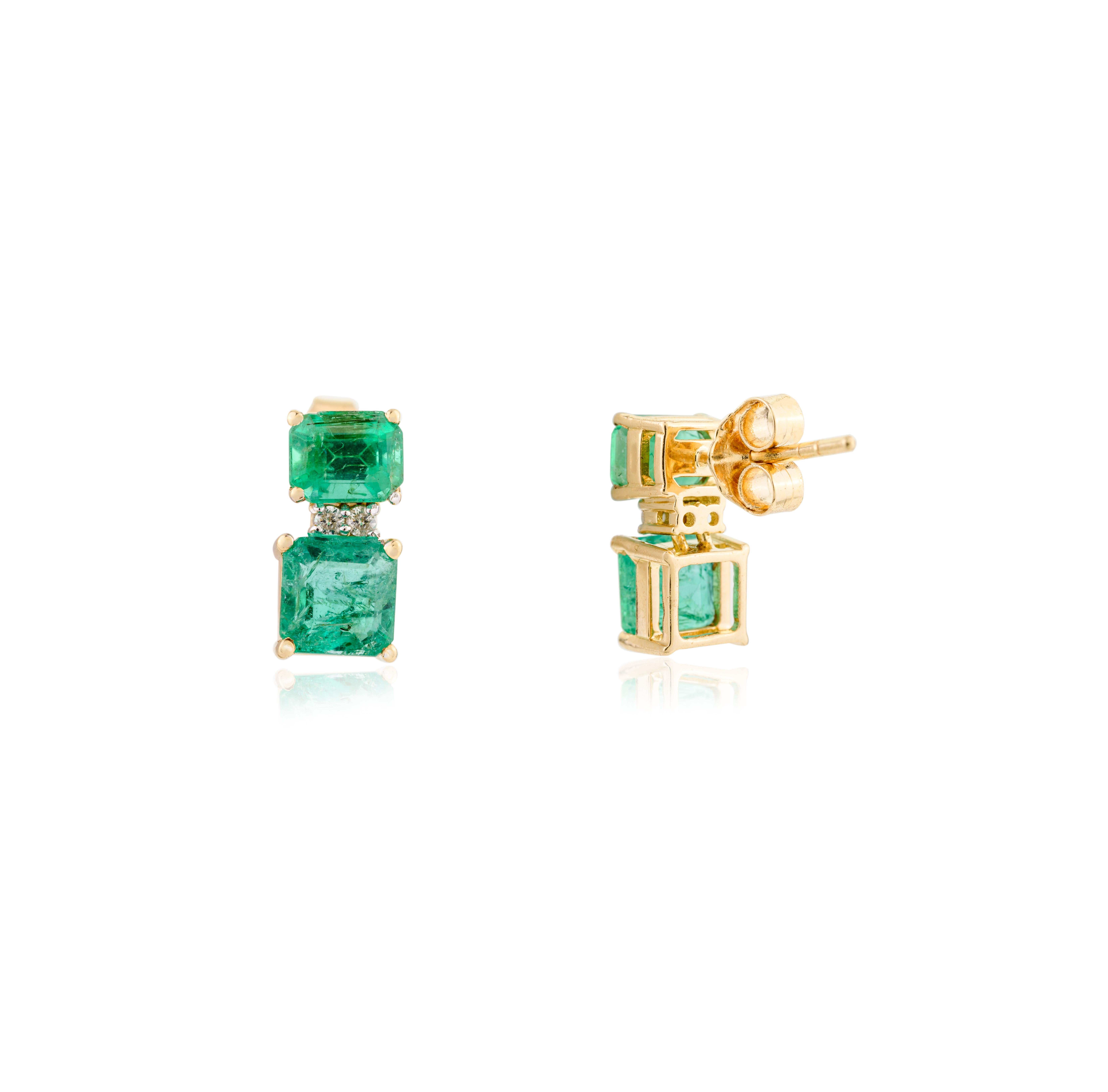 Boucles d'oreilles pour femmes en or jaune 18 carats avec diamant émeraude véritable Neuf - En vente à New York, NY
