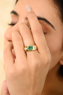 Genuine Emerald Diamond Unisex Engagement Dome Ring in 18k Yellow Gold