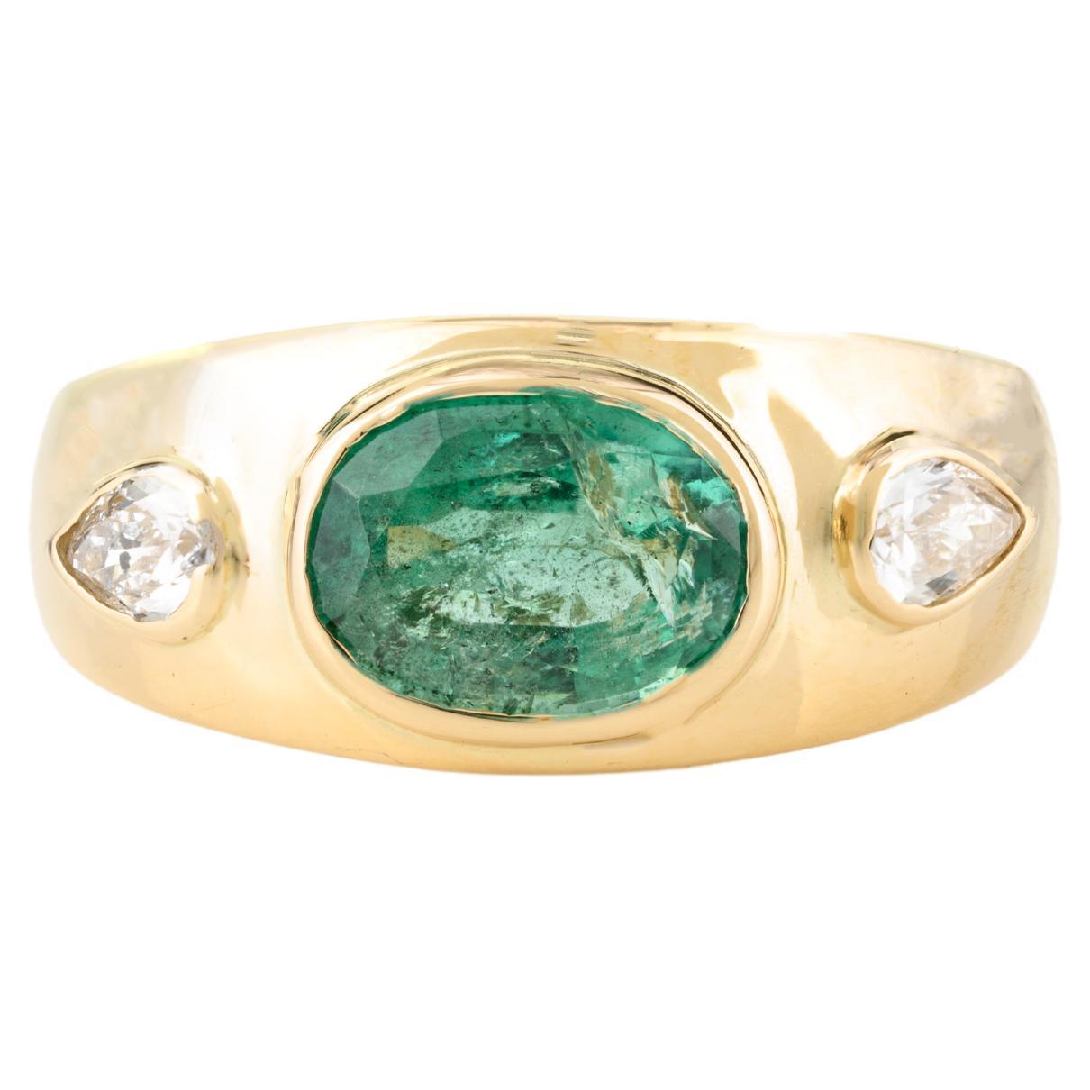 Genuine Emerald Diamond Unisex Engagement Dome Ring in 18k Yellow Gold