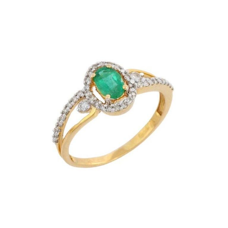 For Sale:  Genuine Emerald Diamond Women Engagement Ring in 18k Solid Yellow Gold 3