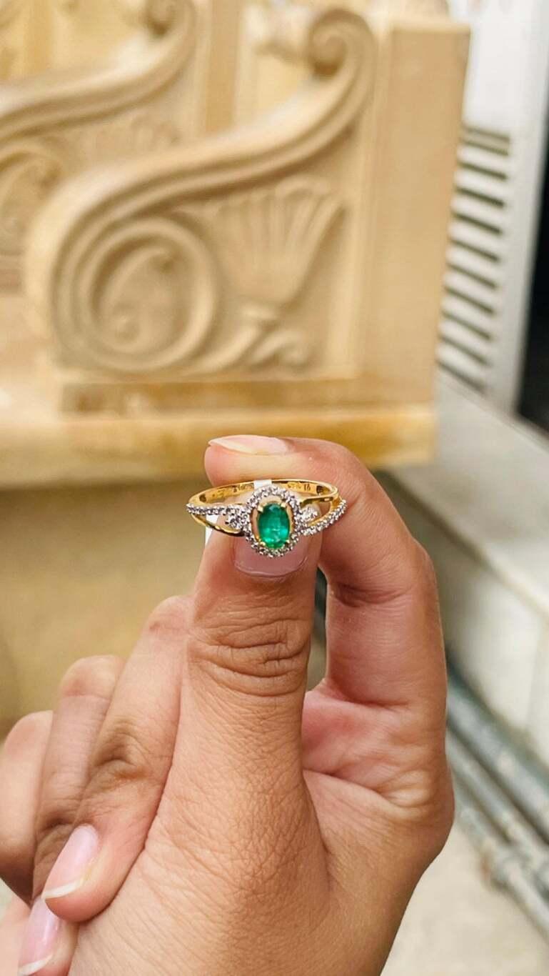 For Sale:  Genuine Emerald Diamond Women Engagement Ring in 18k Solid Yellow Gold 4