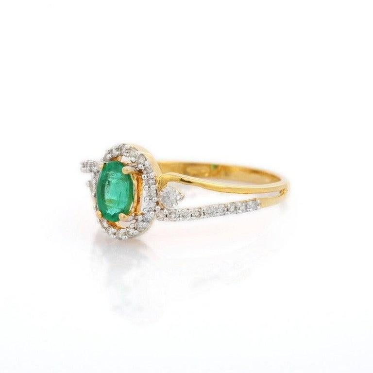 For Sale:  Genuine Emerald Diamond Women Engagement Ring in 18k Solid Yellow Gold 9