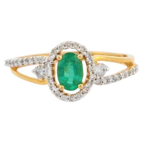 Genuine Emerald Diamond Women Engagement Ring in 18k Solid Yellow Gold
