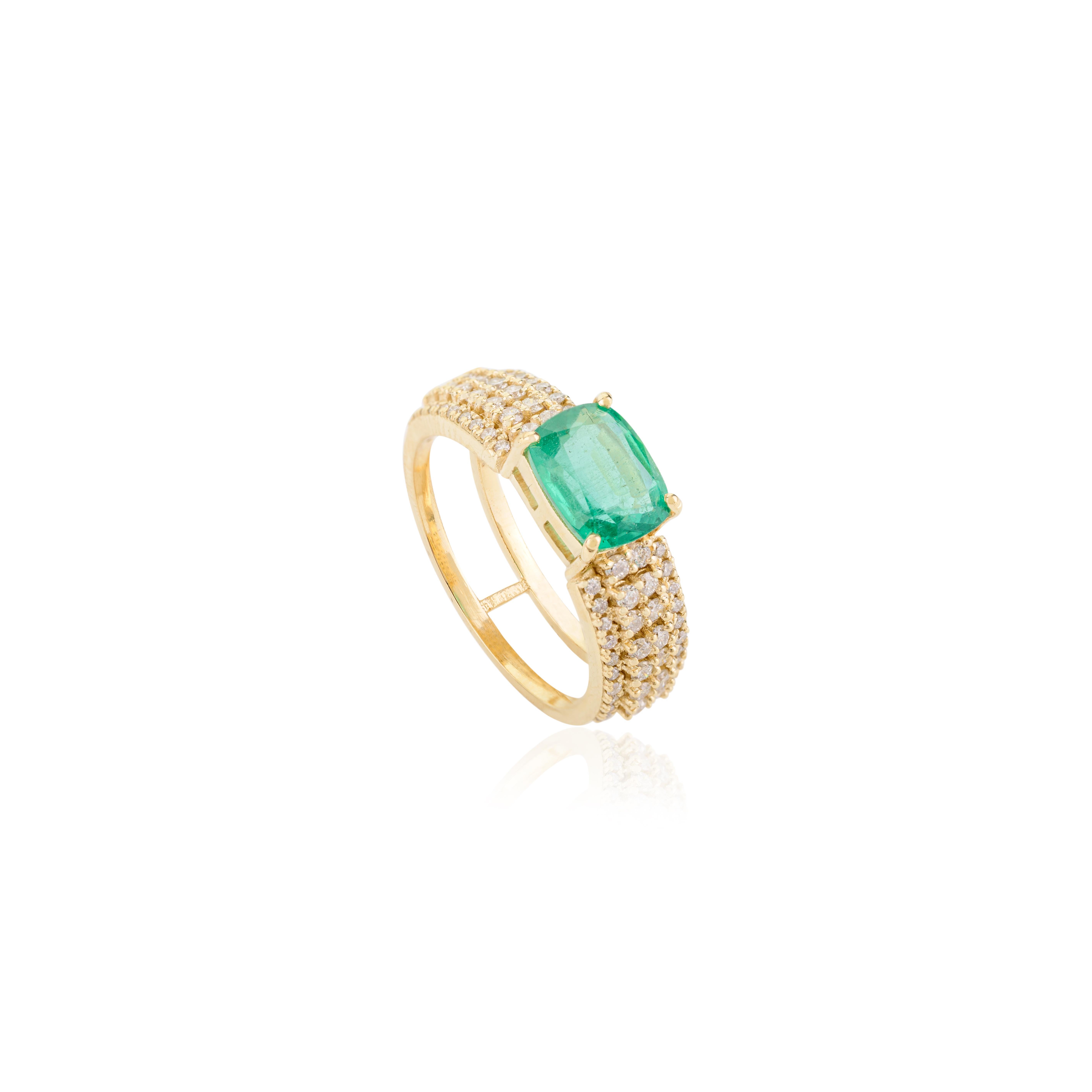 En vente :  Bague de fiançailles pour femmes avec diamants en or jaune massif 14 carats 3