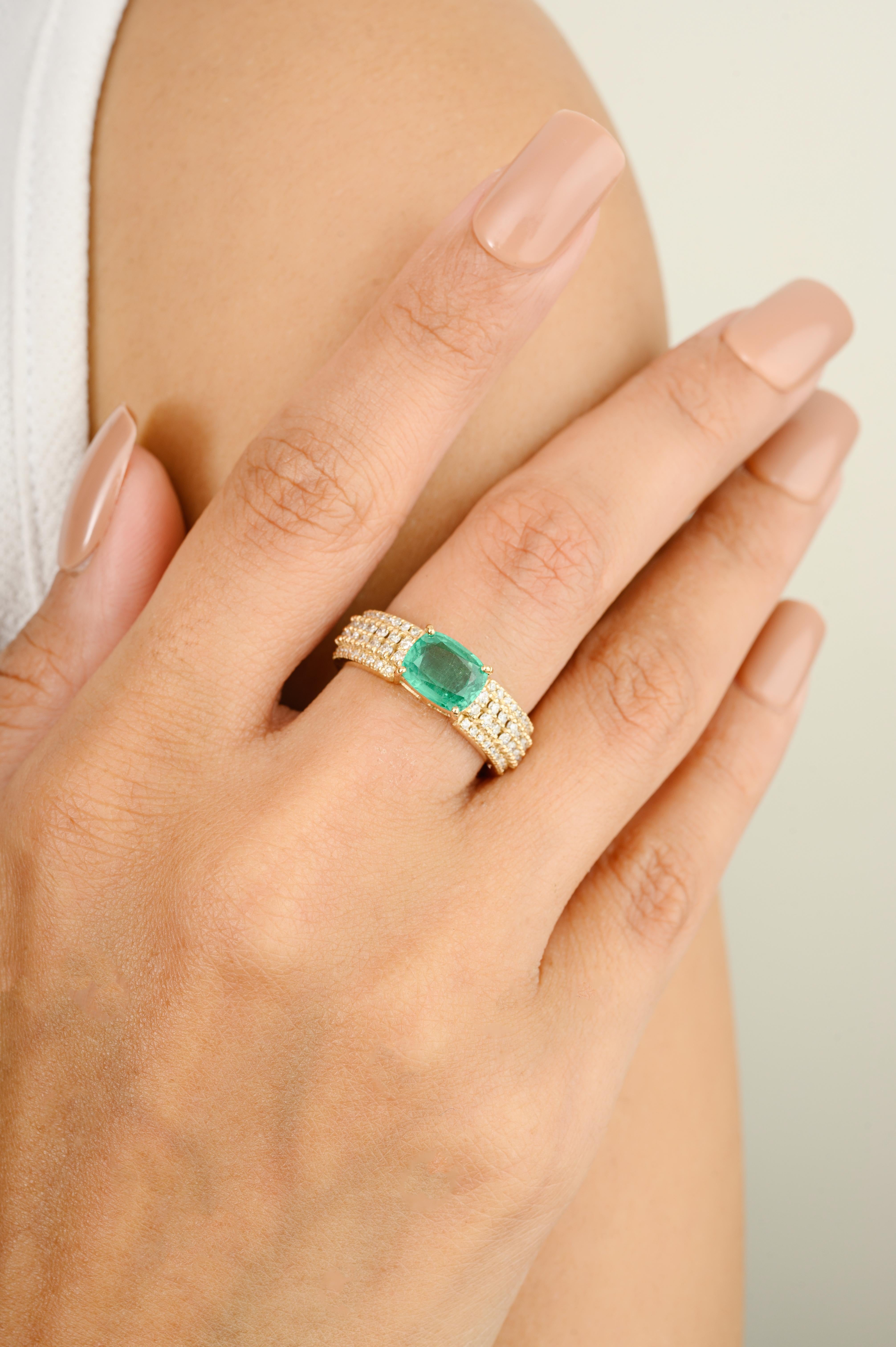 En vente :  Bague de fiançailles pour femmes avec diamants en or jaune massif 14 carats 4