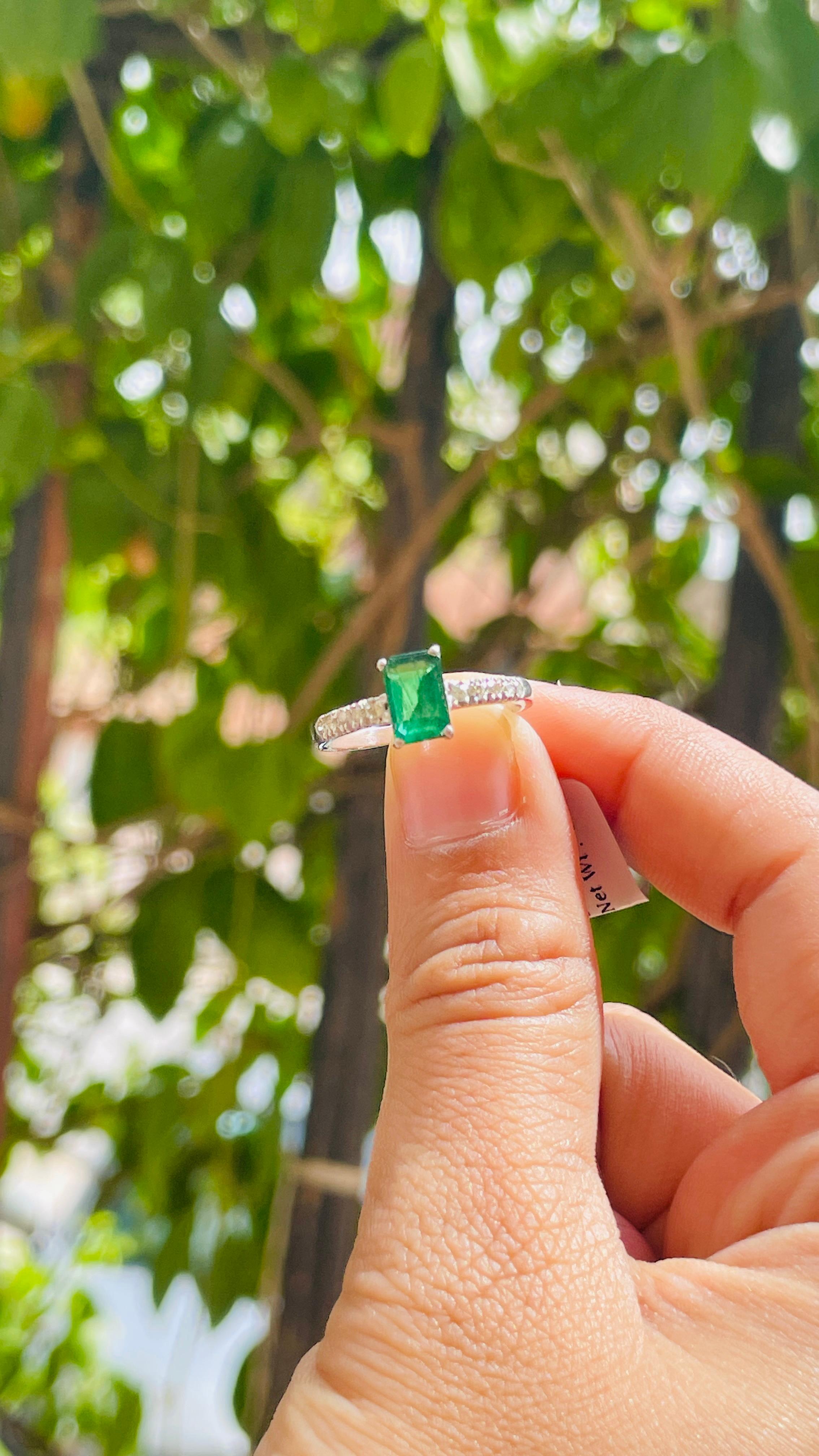 For Sale:  Genuine Emerald Engagement Ring with Diamonds in 18k Solid White Gold 7