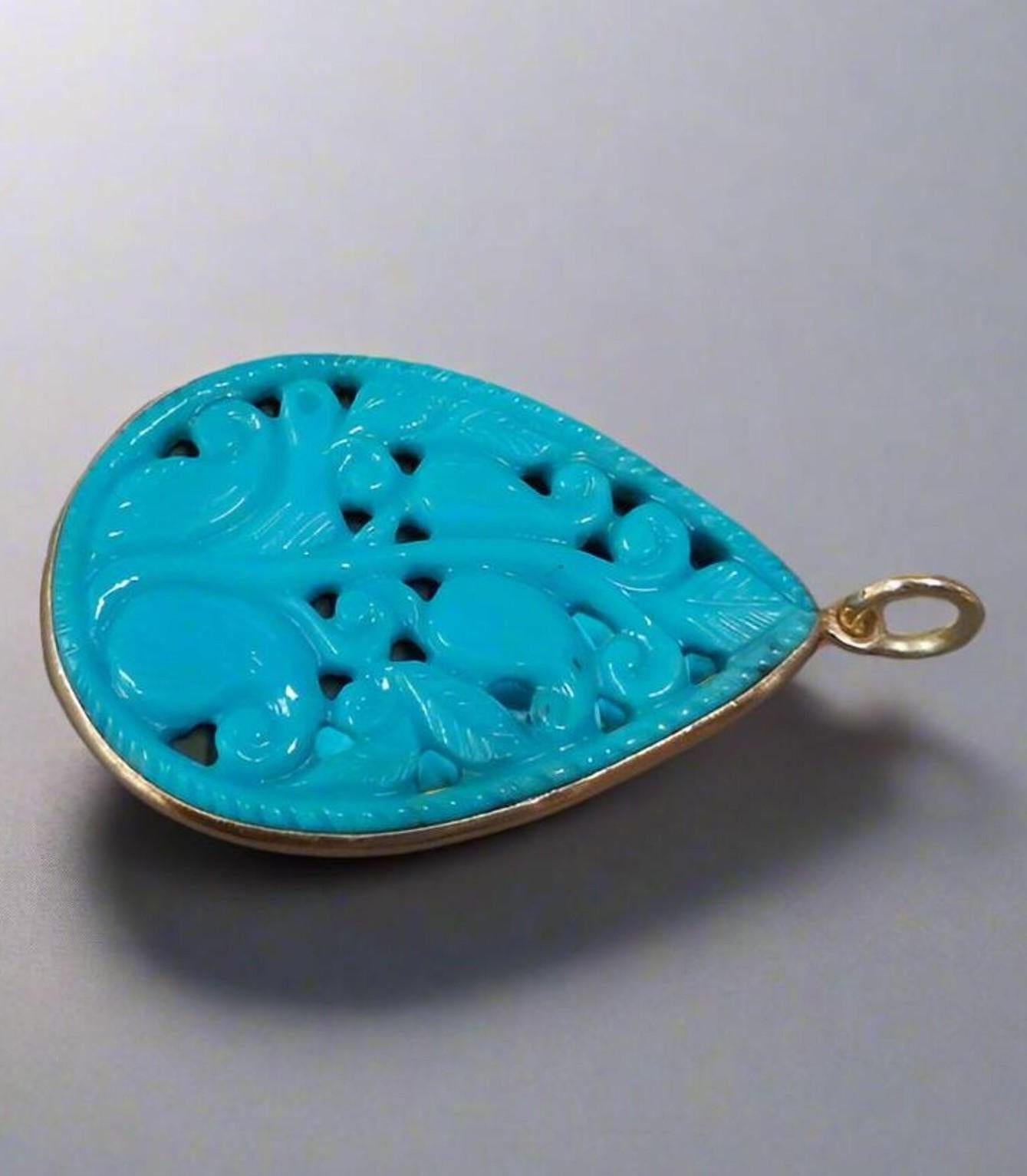 Genuine Estate Sleeping Beauty Turquoise Handcarved Gold Pendant Romántico en venta