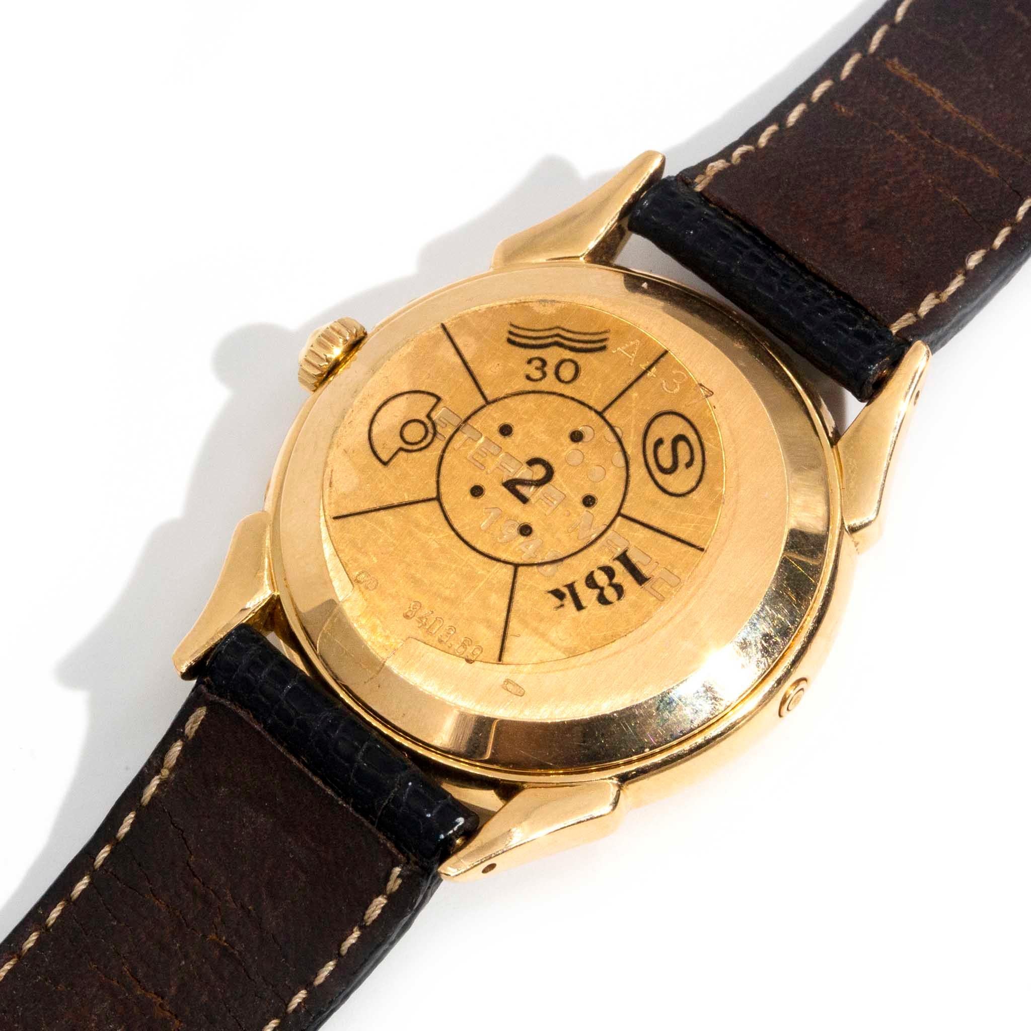 Genuine Eterna Matic Triple Date Year 1948 18 Carat Yellow Gold Watch In Good Condition In Hamilton, AU