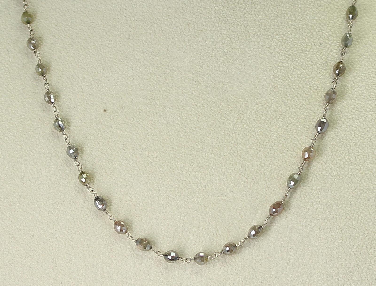 Halskette aus echtem Fancy und mehrfarbigen Diamanten in Trommelform mit Perlen in Drahtumwicklung für Damen oder Herren im Angebot