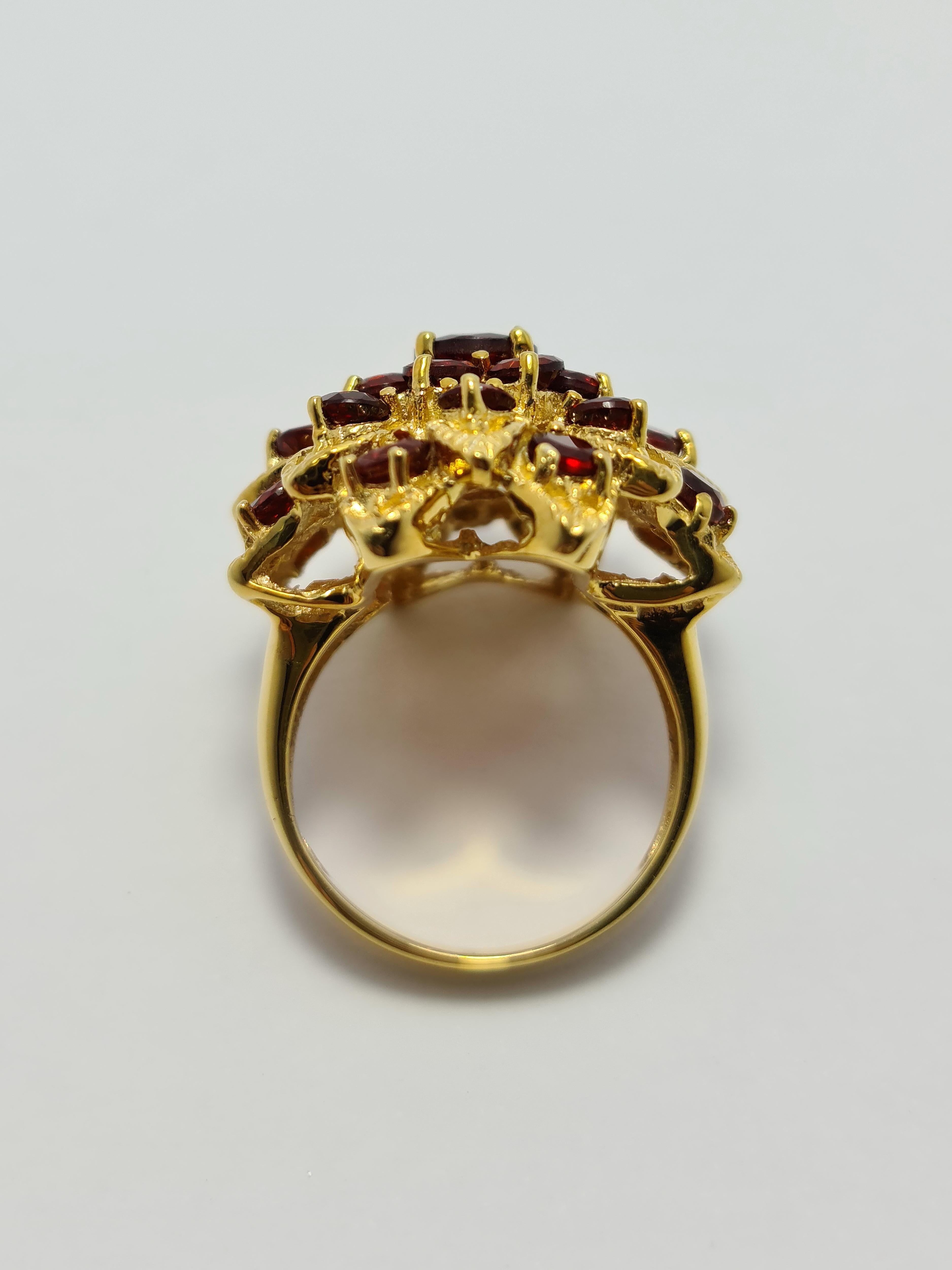 Genuine Garnet Ring Sterling Silver Gold Plated Flower Garnet Ring In New Condition For Sale In Los Angeles, CA