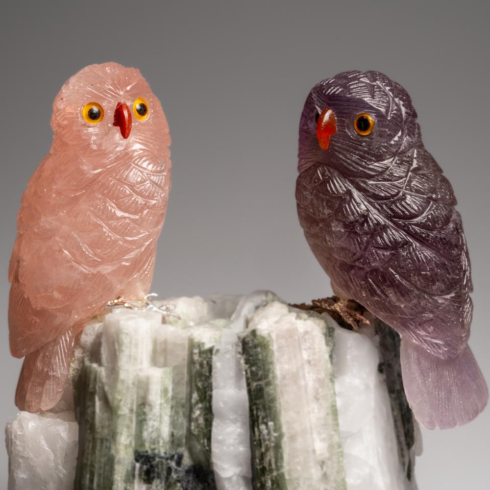 Gufo autentico scolpito a mano in fluorite e quarzo rosa su una tormalina verde in quarzo in vendita 6