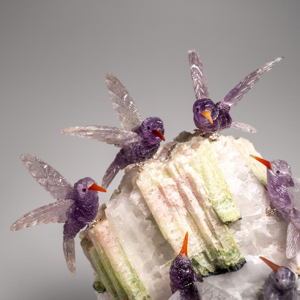 Des oiseaux chantourneurs véritables sculptés à la main sur une tourmaline en matrice de quartz (9 po. (H) en vente 5