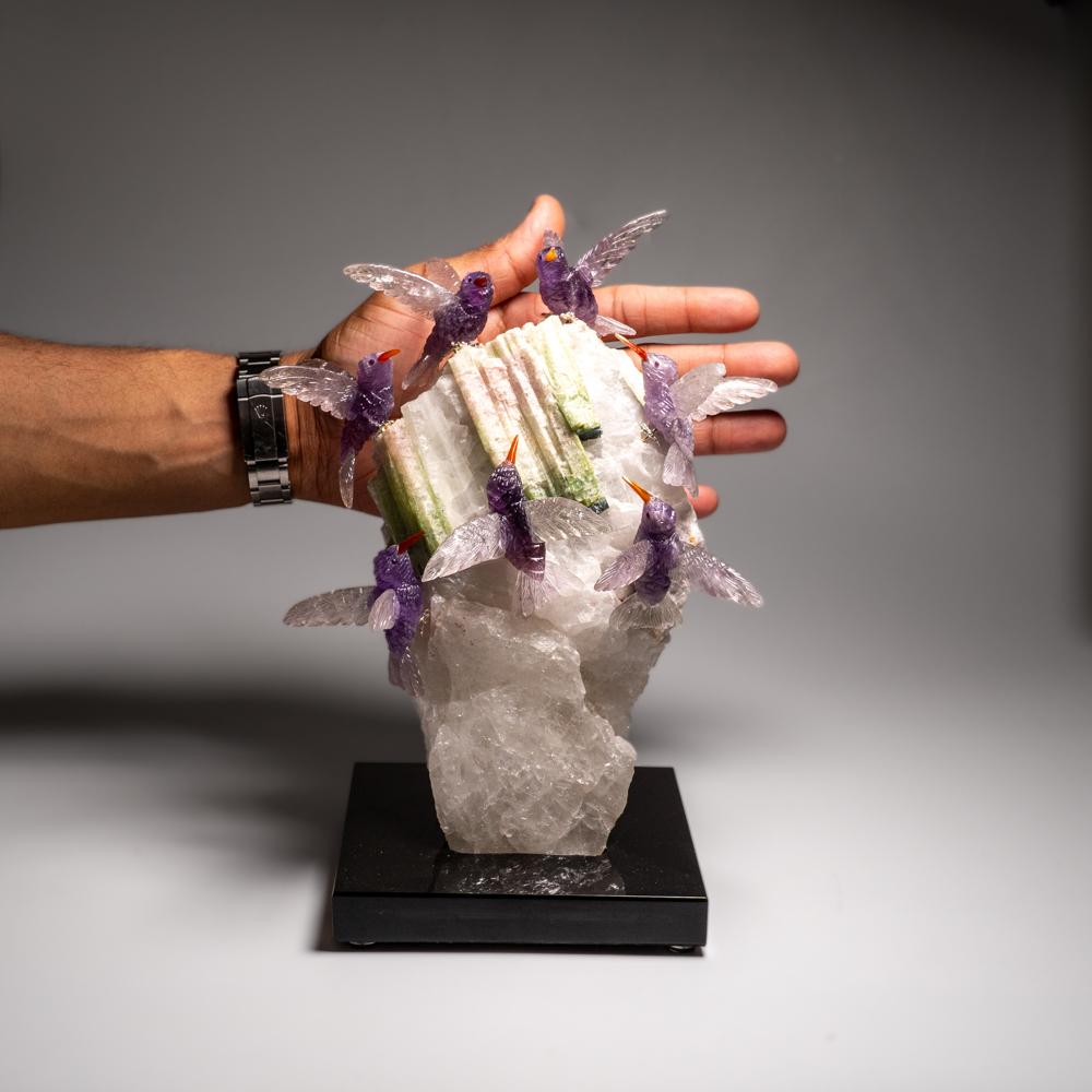 Des oiseaux chantourneurs véritables sculptés à la main sur une tourmaline en matrice de quartz (9 po. (H) en vente 6