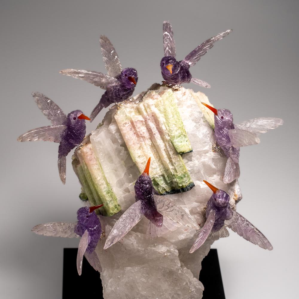 Des oiseaux chantourneurs véritables sculptés à la main sur une tourmaline en matrice de quartz (9 po. (H) en vente 2
