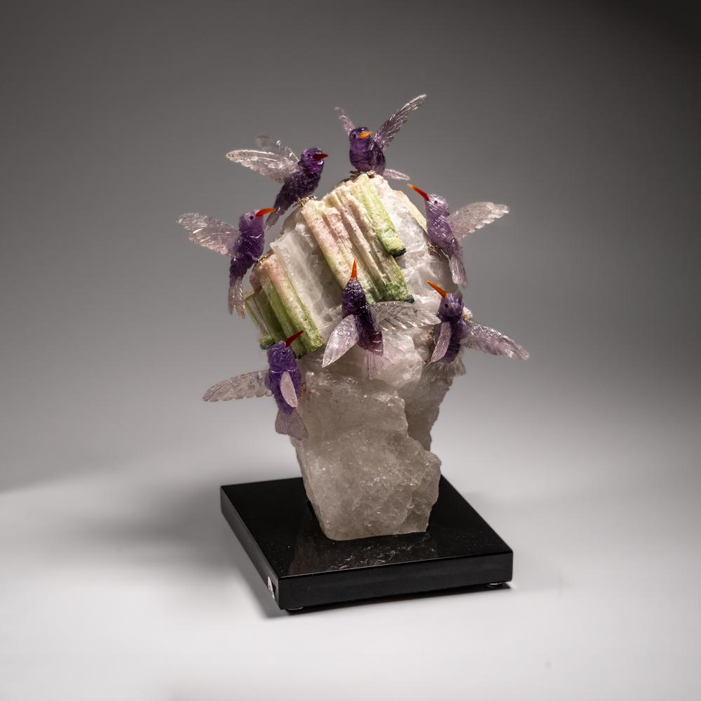 Des oiseaux chantourneurs véritables sculptés à la main sur une tourmaline en matrice de quartz (9 po. (H) en vente 3