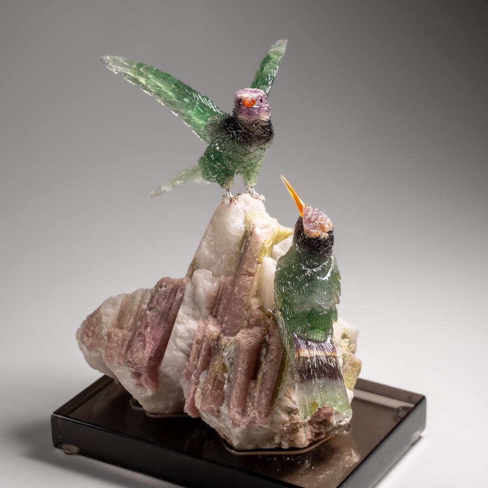 Cristal Colibris en Fluorite sculptés à la main sur une matrice de quartz et de tourmaline melon d'eau 8