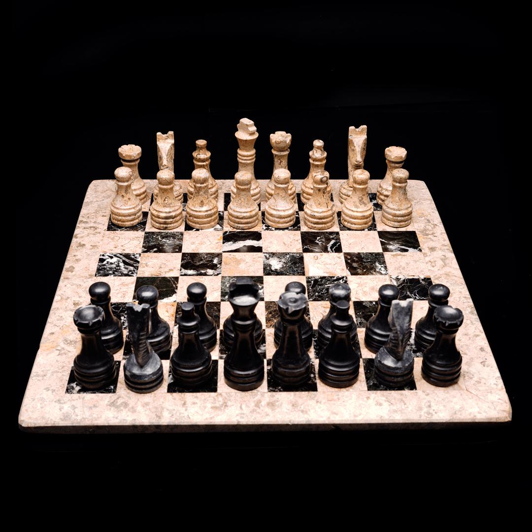 Genuine Hand-Carved Onyx Chess Set With Deluxe Velvet Case In New Condition For Sale In New York, NY
