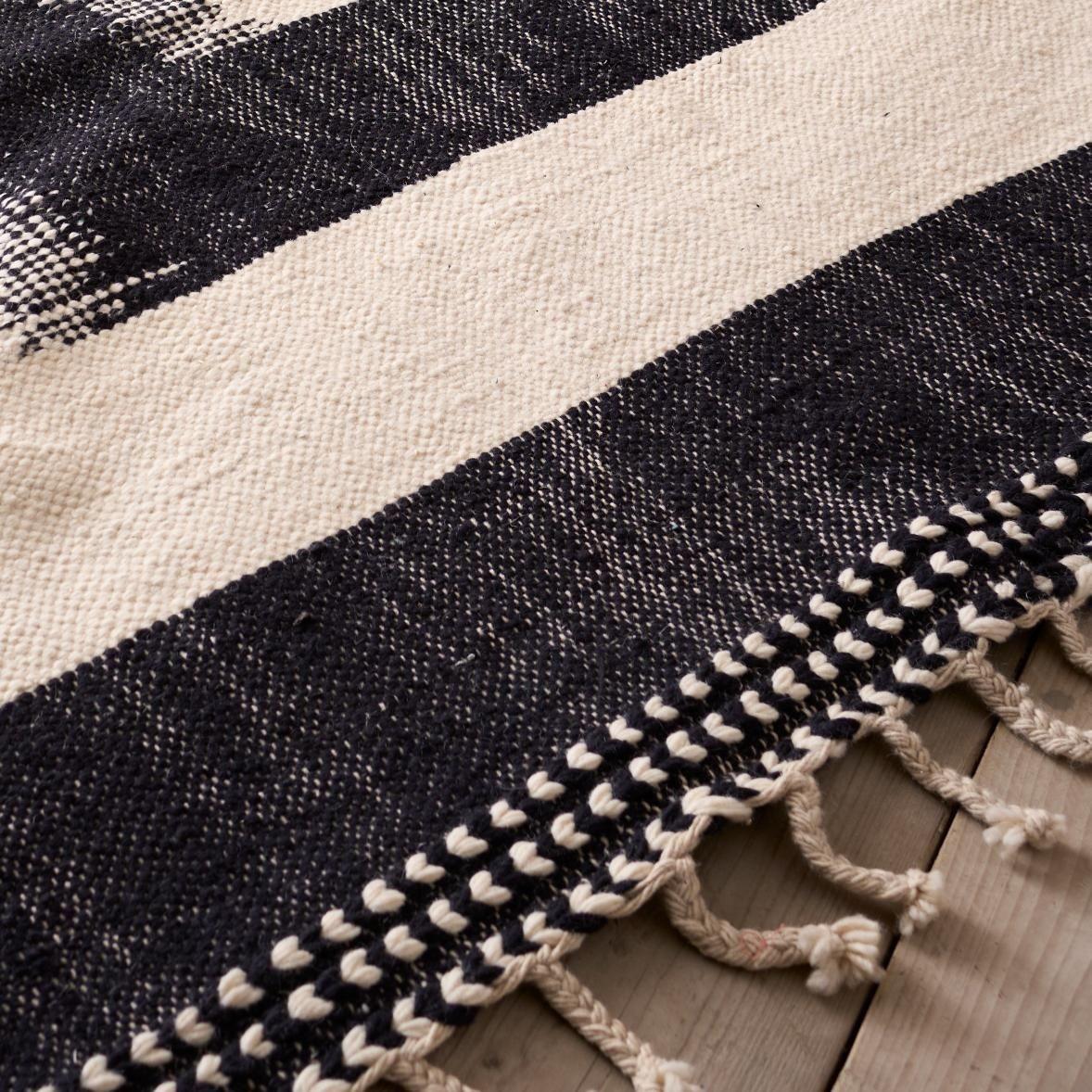 Genuine Hand woven Moroccan rug- Black squares In Excellent Condition For Sale In Malton, GB