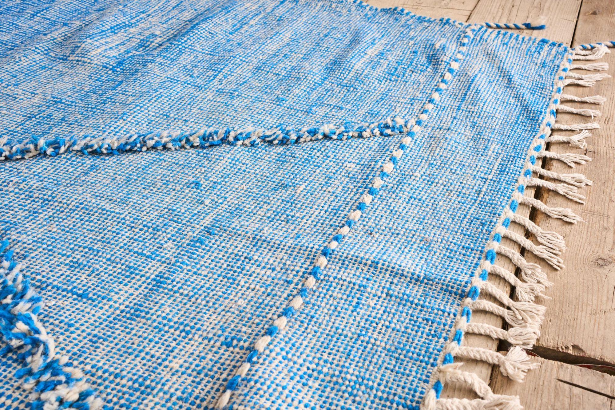 Echter handgewebter marokkanischer Teppich - Blauer Diamant (Wolle) im Angebot