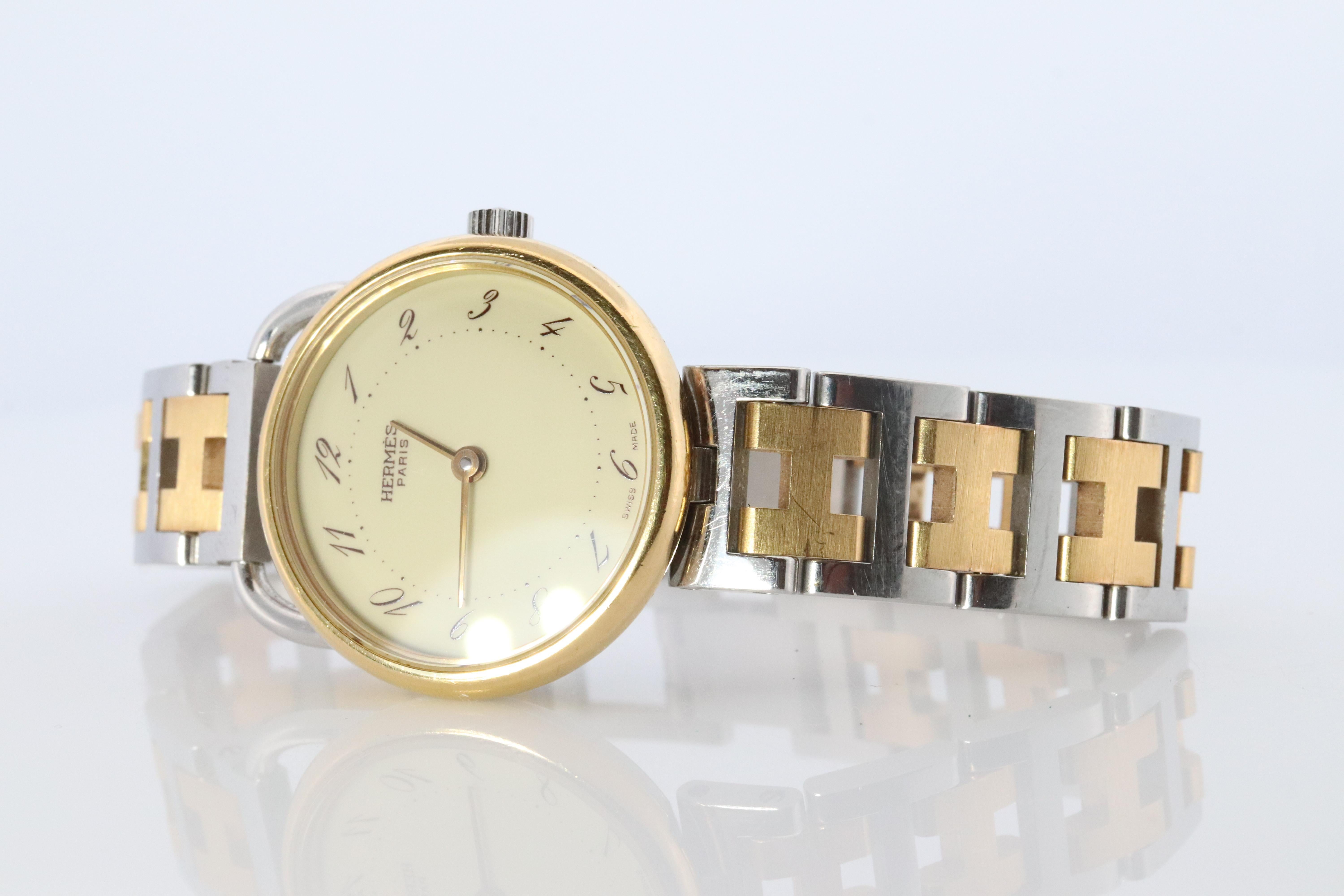 Genuine HERMES Arceau 25mm Round Quartz Watch White Dial In Good Condition For Sale In Port Charlotte, FL
