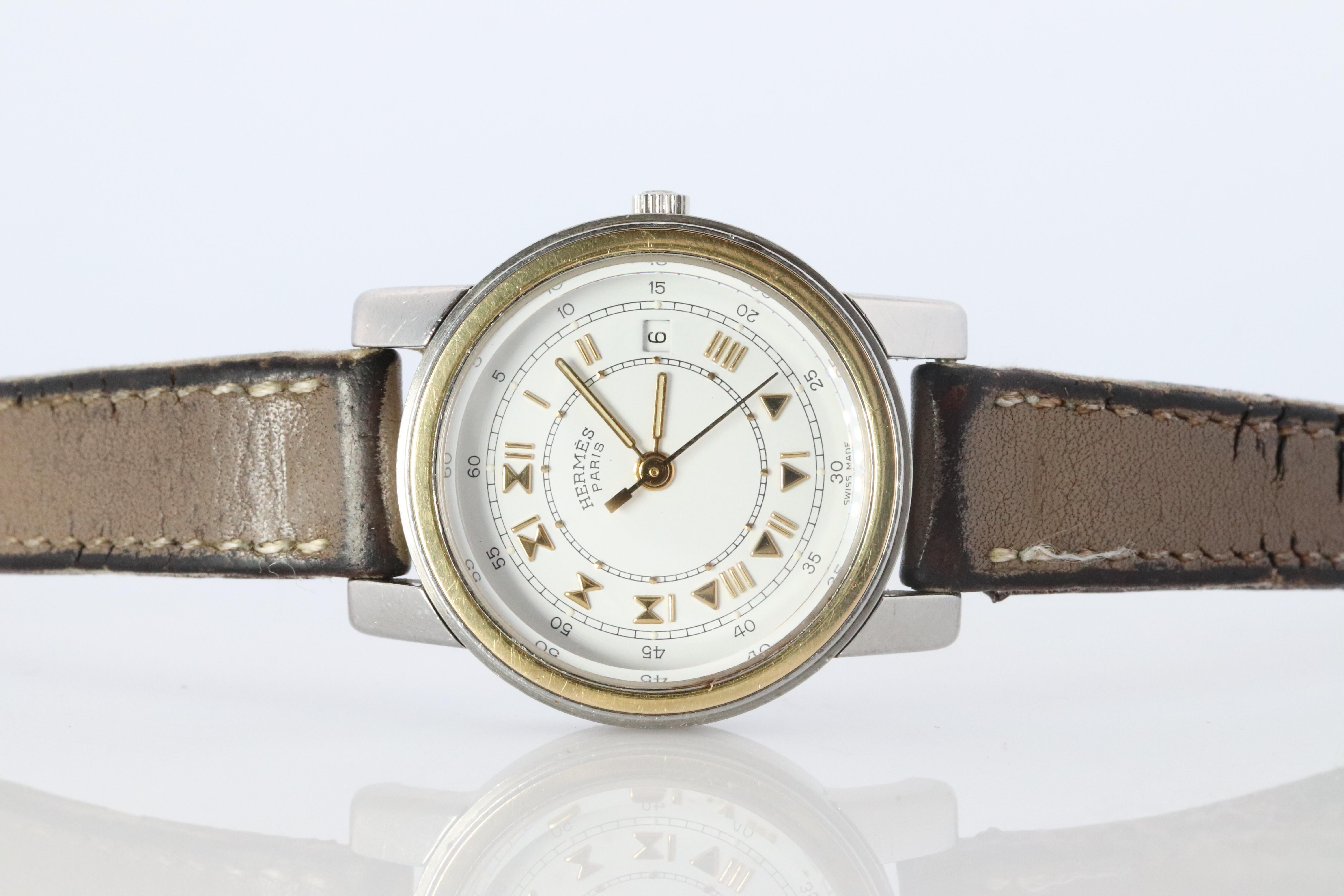 Véritable HERMES Montre Carrick 26mm ronde à quartz cadran blanc Bon état - En vente à Port Charlotte, FL
