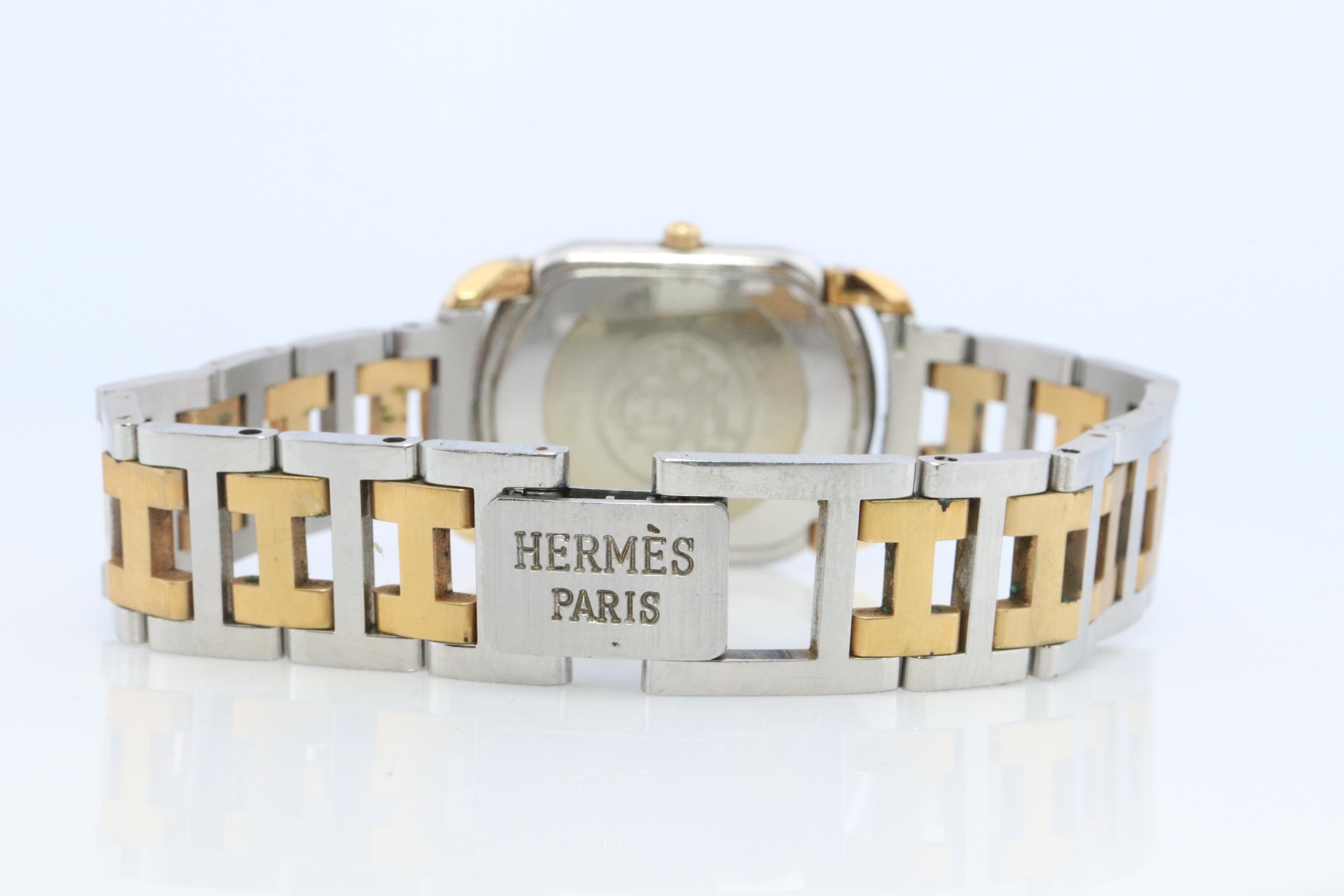 Genuine HERMES RALLYE XL Stainless Steel 25mm RA1.240 Quartz Watch Champagne. In Good Condition In Port Charlotte, FL