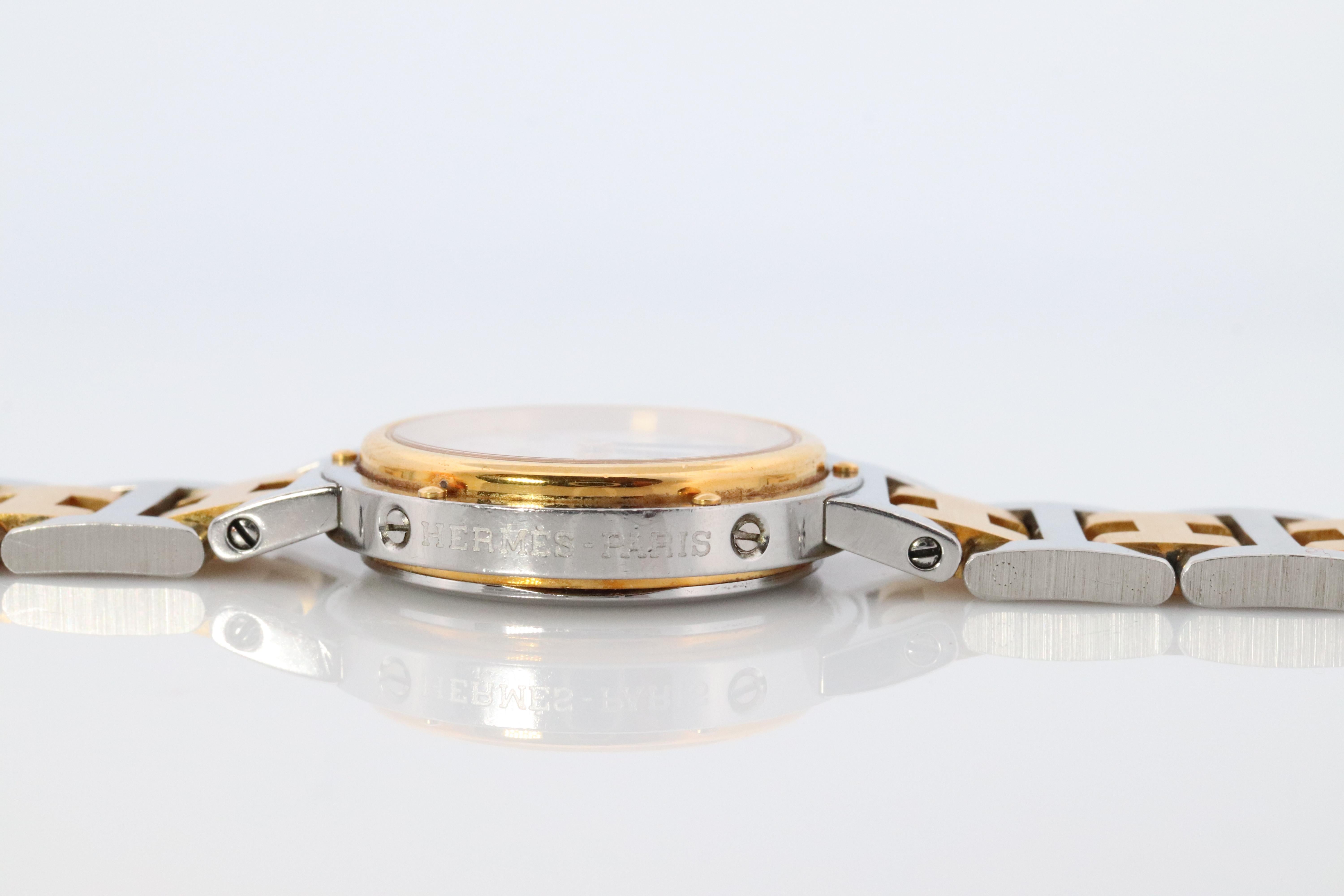 Genuine HERMES Stainless Steel 24mm Round Clipper Quartz Watch White Dial. In Good Condition In Port Charlotte, FL