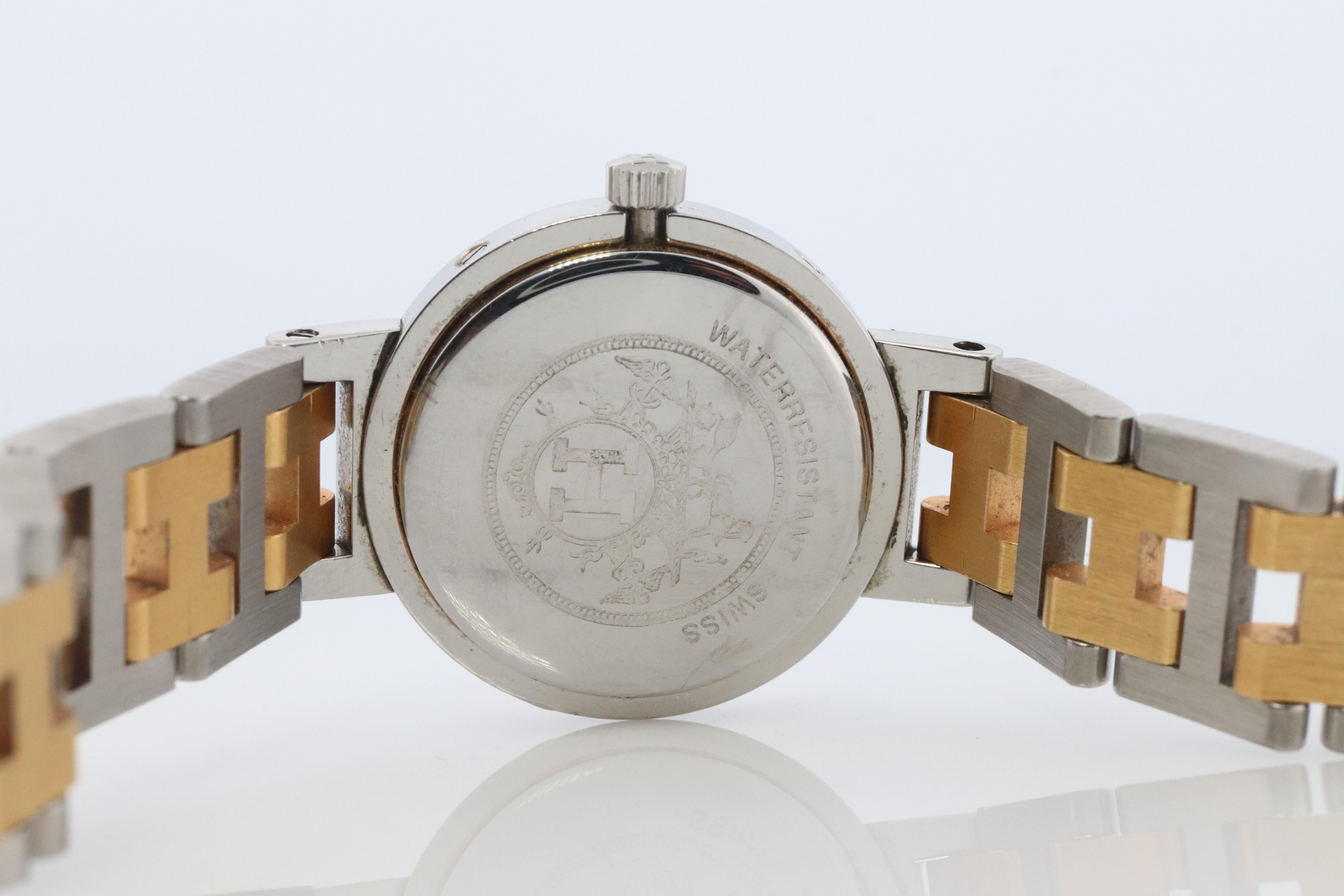 Genuine HERMES Stainless Steel 24mm Round Clipper Quartz Watch White Dial. In Good Condition In Port Charlotte, FL
