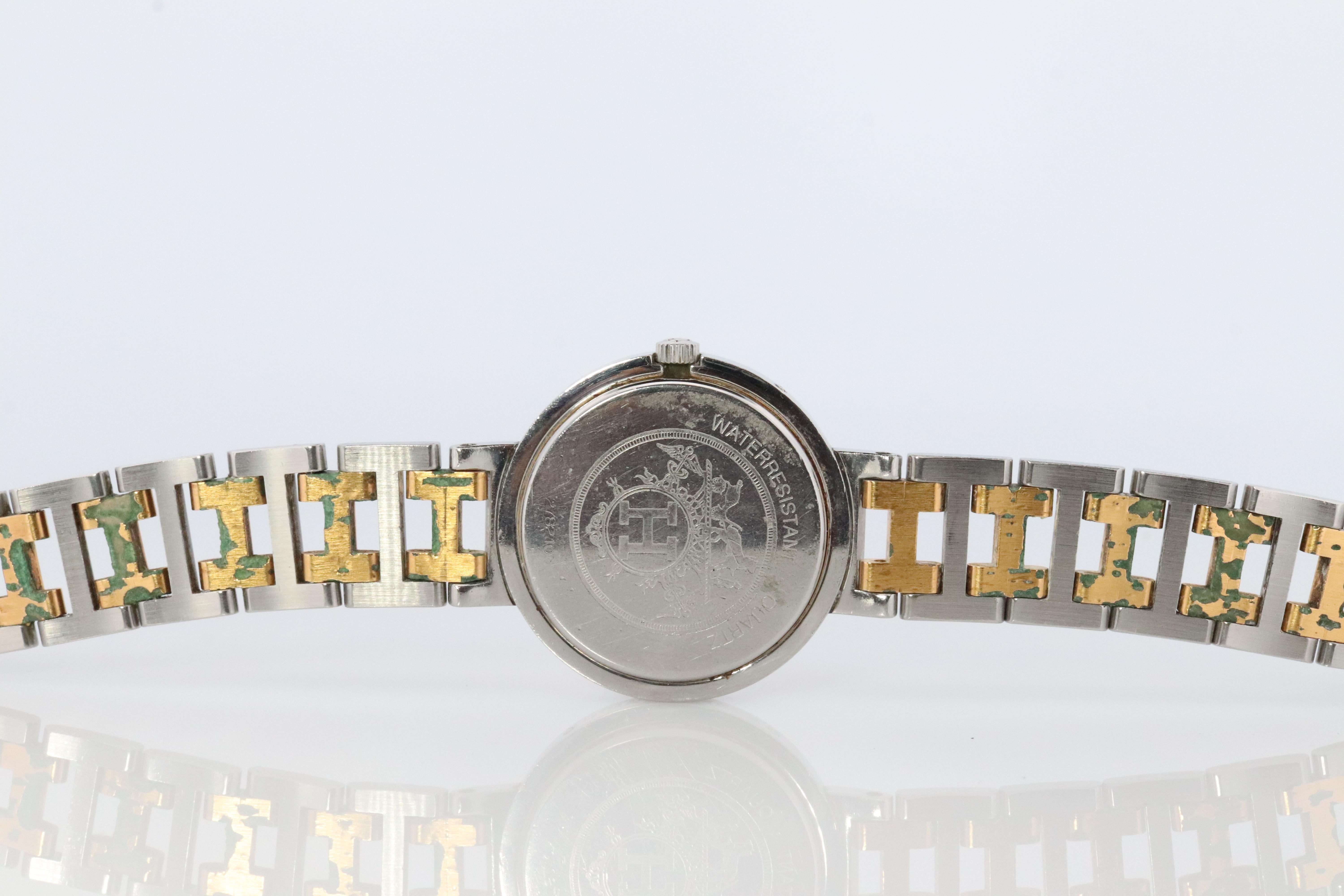 Genuine HERMES Stainless Steel 30mm Round Clipper Quartz Watch White. In Good Condition For Sale In Port Charlotte, FL