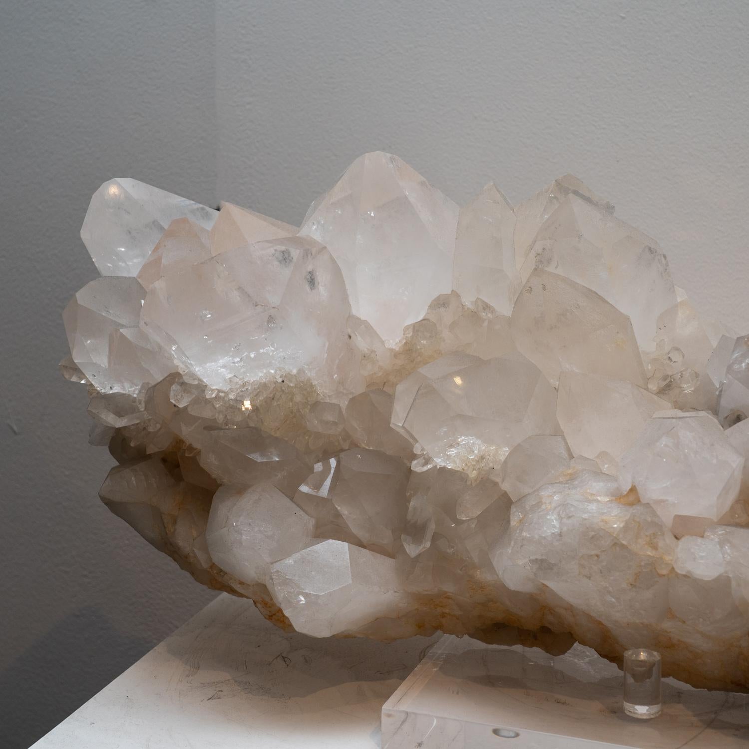 Genuine Huge Clear Quartz Crystal Cluster Point from Brazil In New Condition For Sale In New York, NY