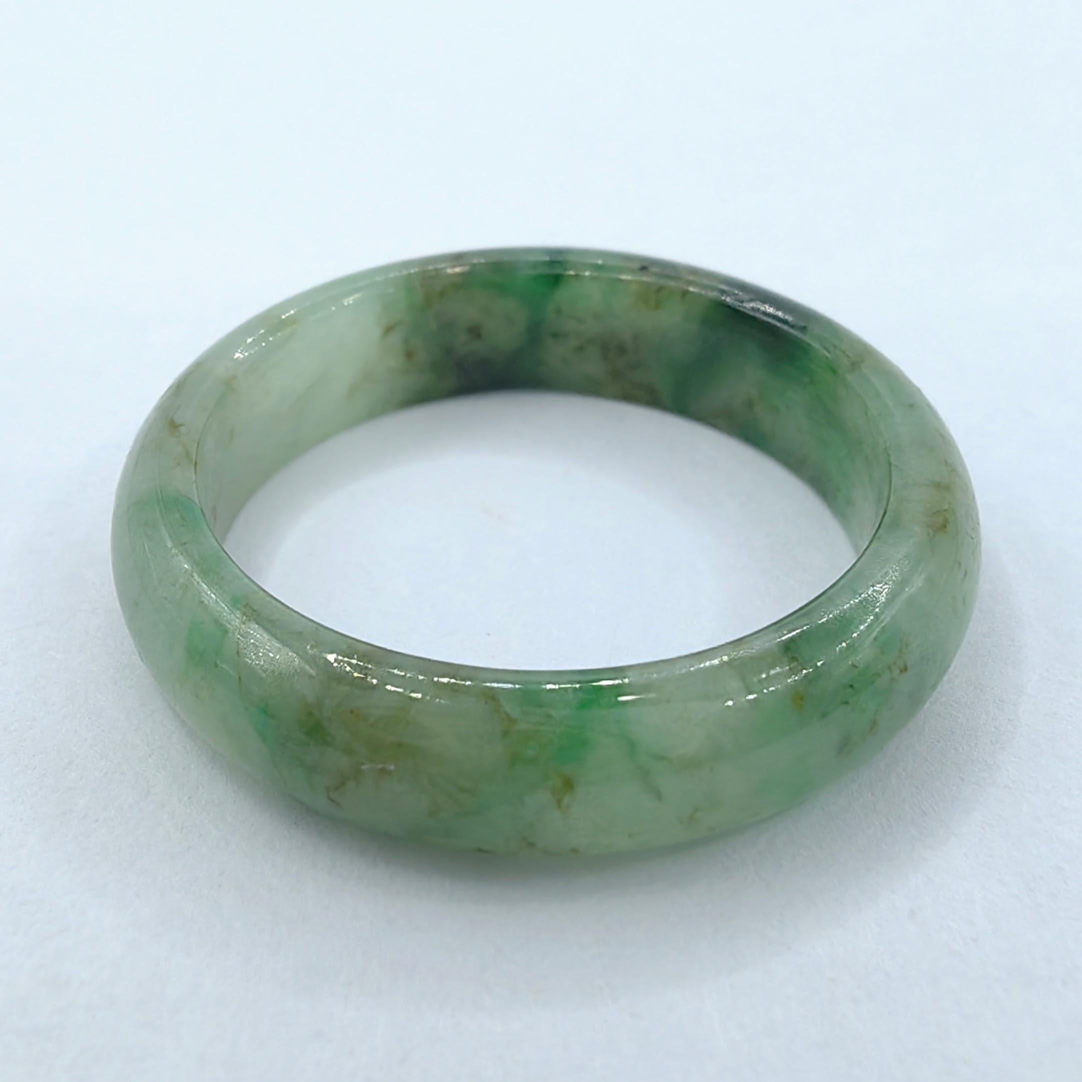Contemporary Genuine Icy Olive Green Serpentine Jade Ring For Sale