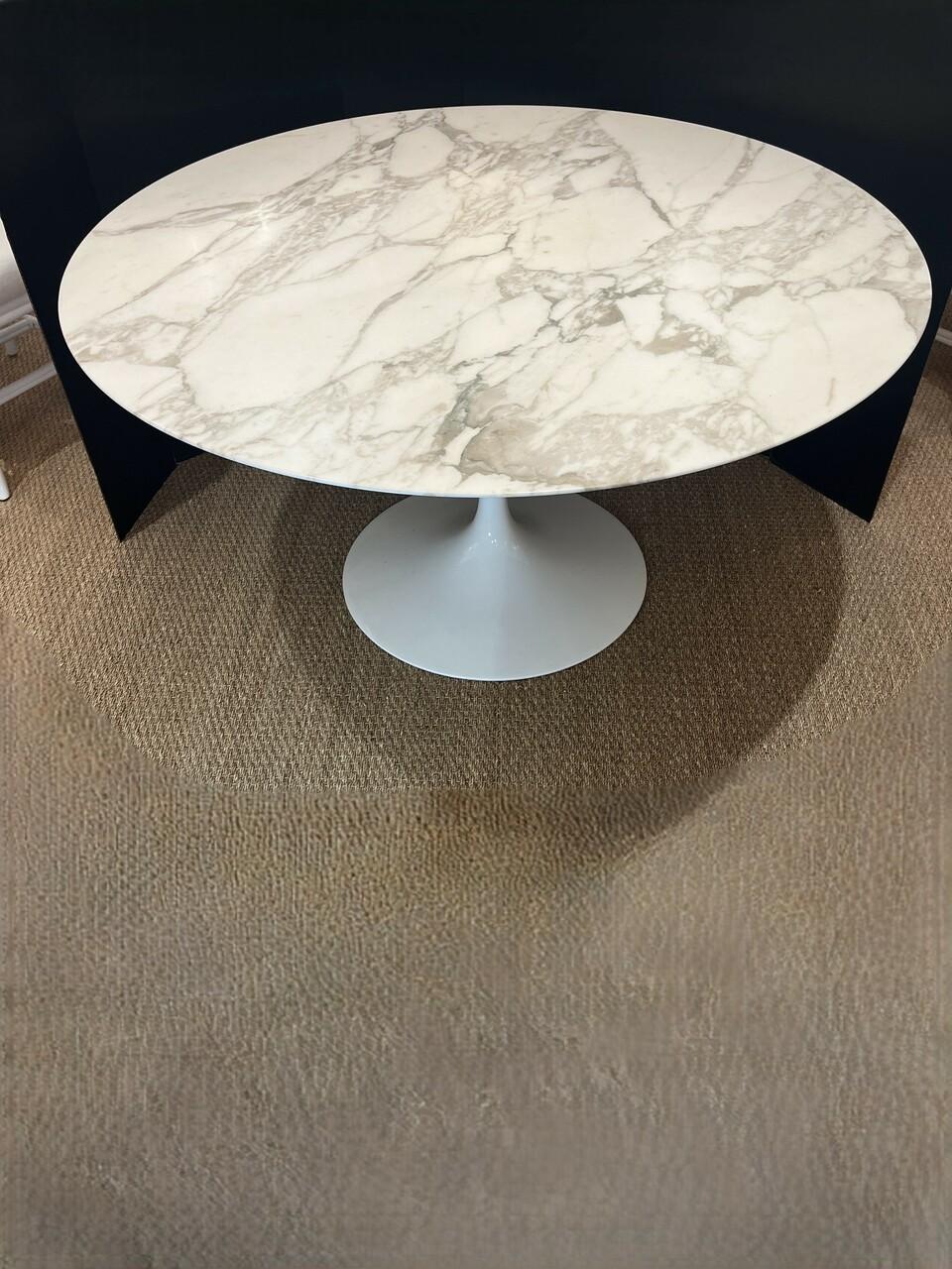 Genine Knoll Saarinen 54