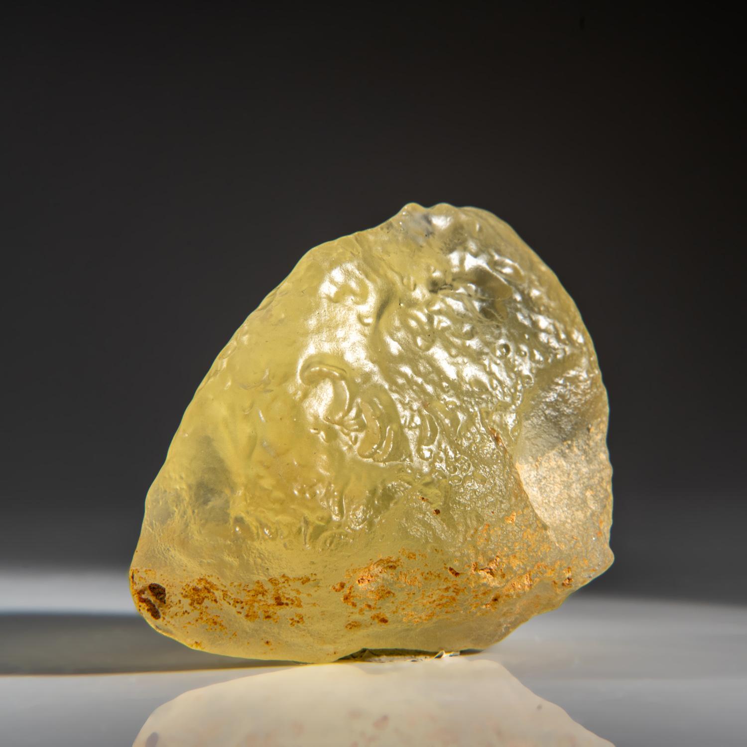 XXIe siècle et contemporain Tektite authentique en verre du désert de Liban dans une boîte d'exposition  (140,1 grammes) en vente