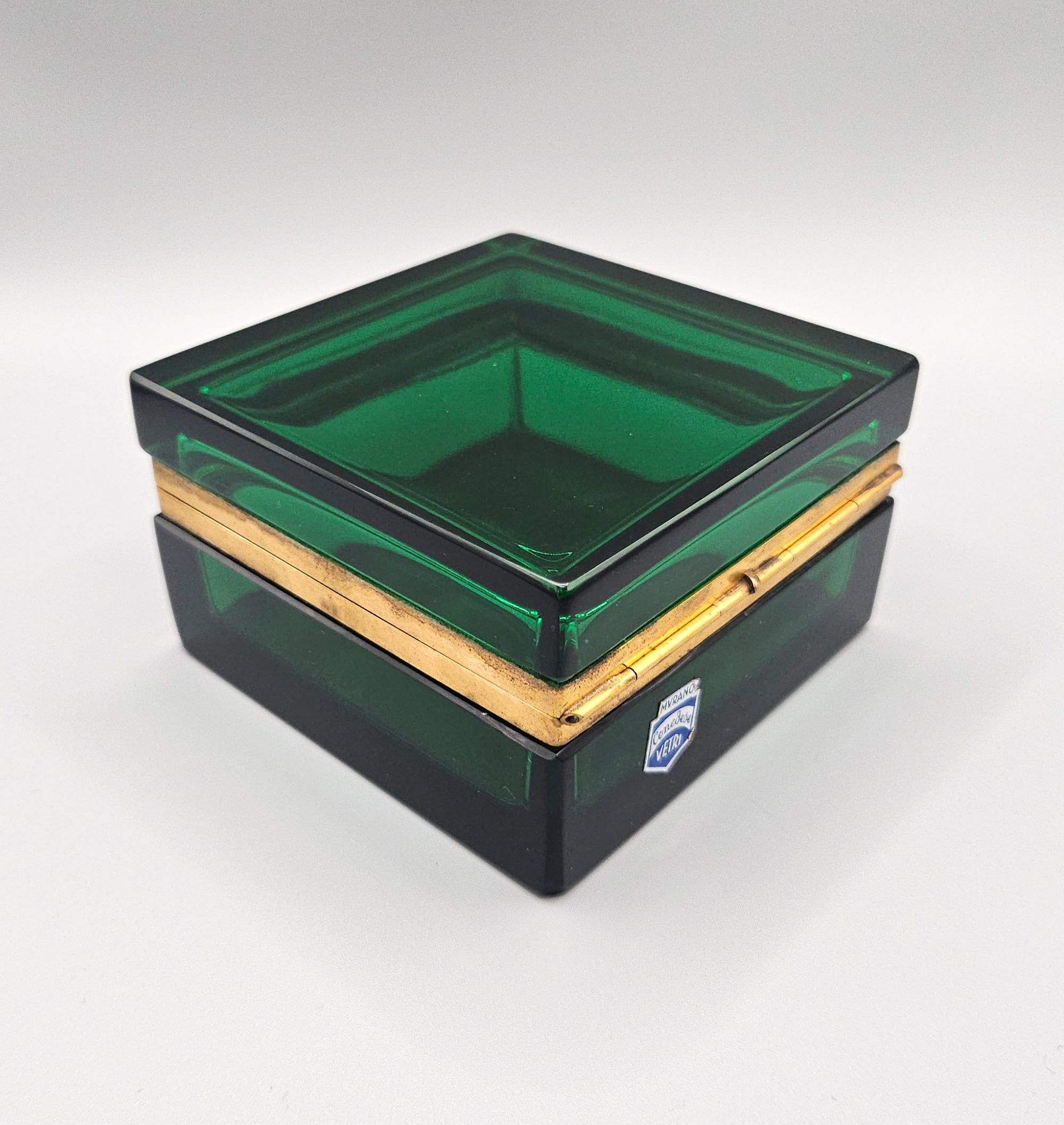 Genuine Mid Century Cenedese Murano Green Box with Original Labels Italy c. 1950 For Sale 4