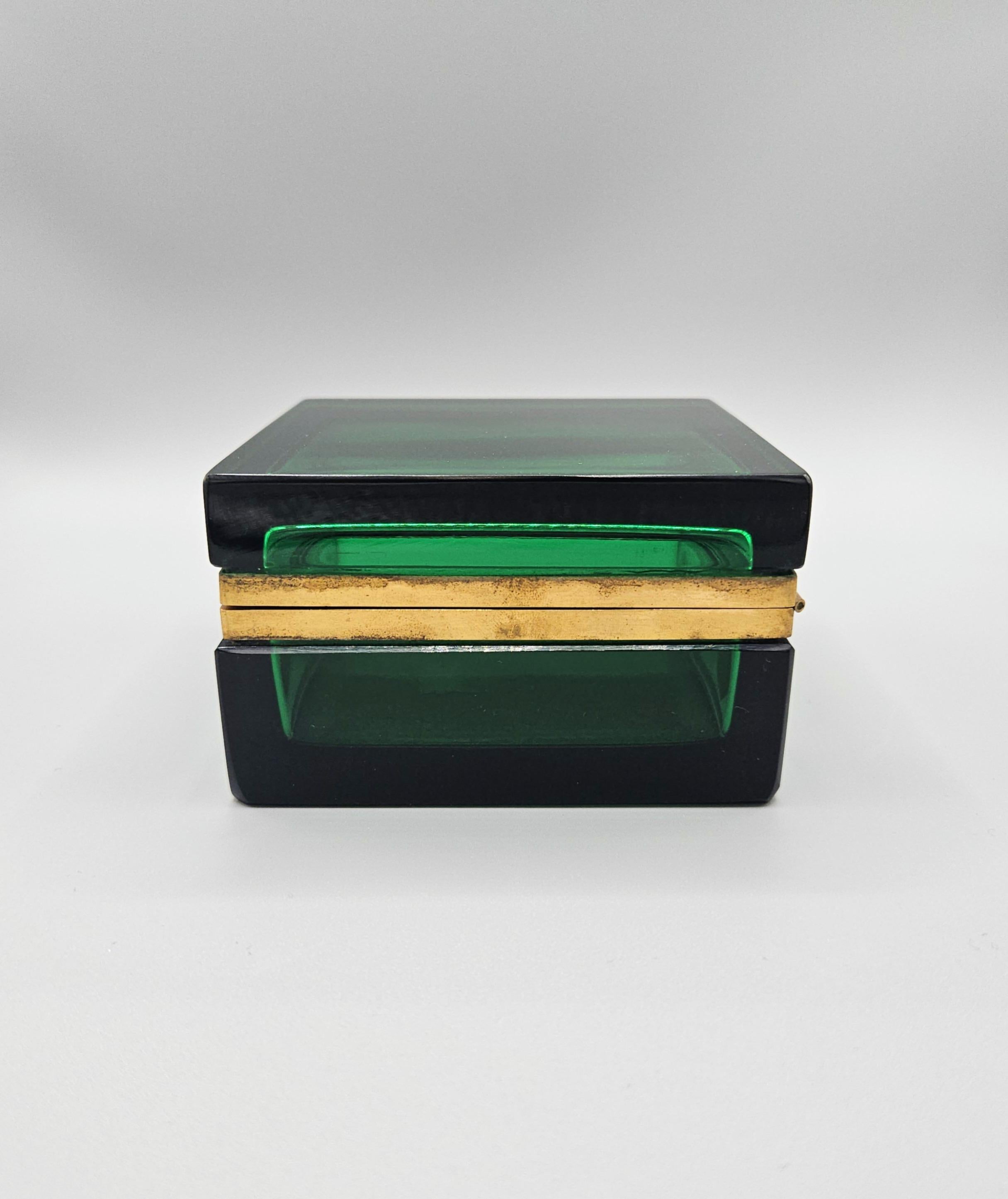 Genuine Mid Century Cenedese Murano Green Box with Original Labels Italy c. 1950 For Sale 6