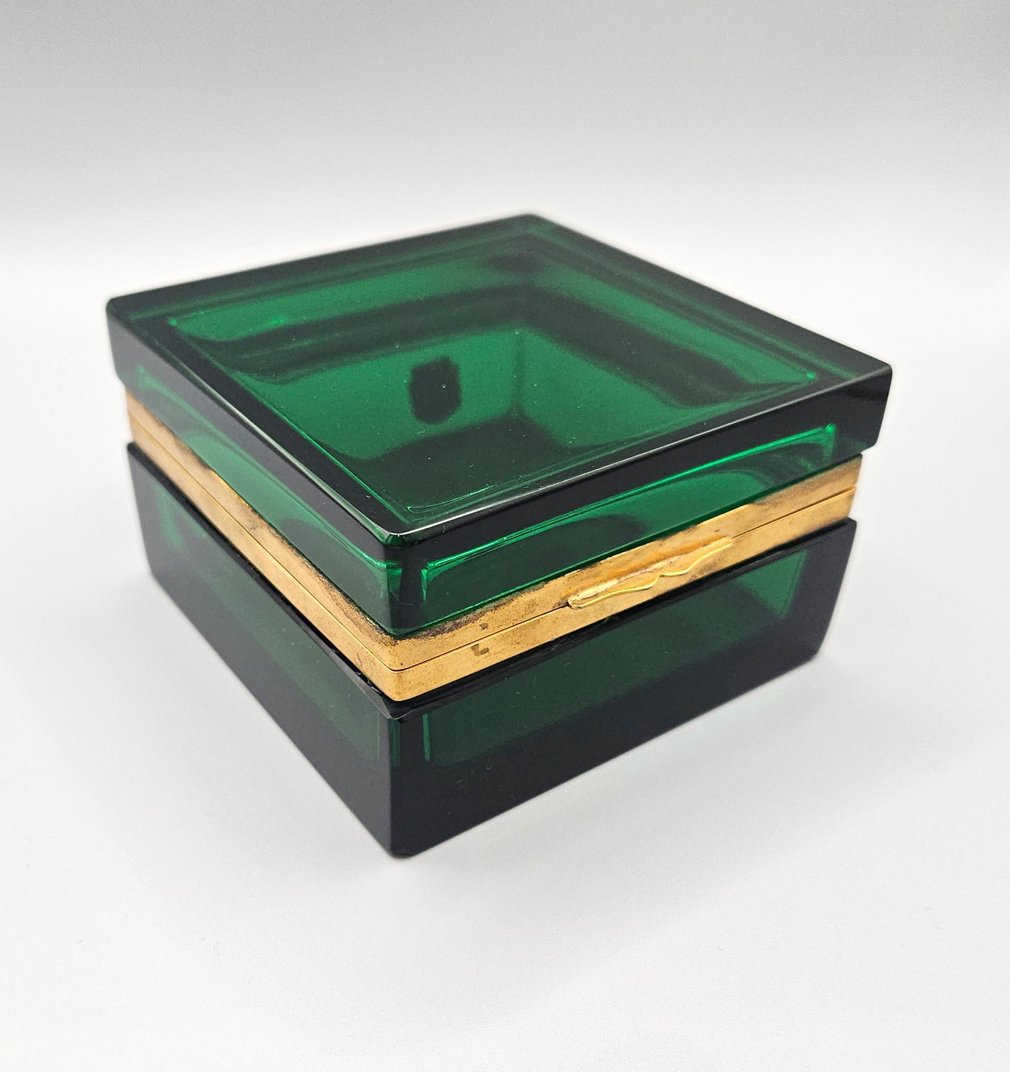 20th Century Genuine Mid Century Cenedese Murano Green Box with Original Labels Italy c. 1950 For Sale