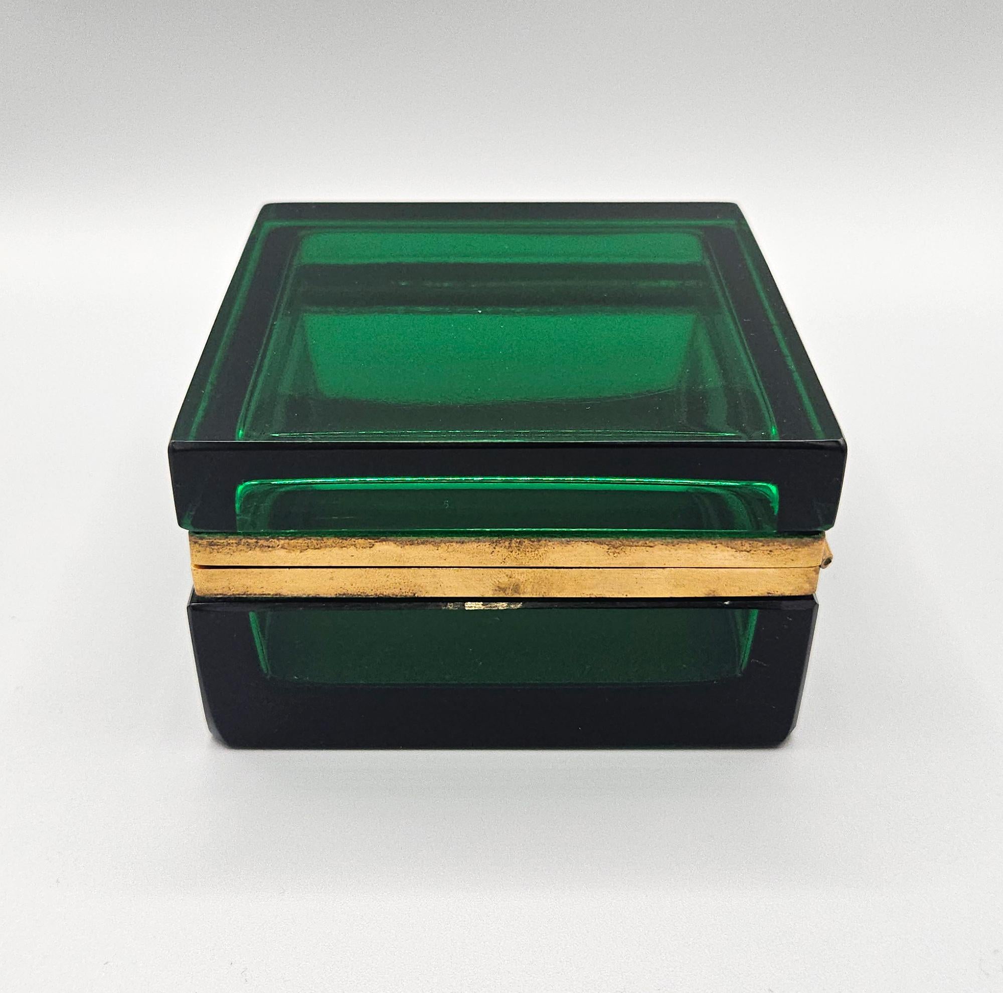 Genuine Mid Century Cenedese Murano Green Box with Original Labels Italy c. 1950 For Sale 1