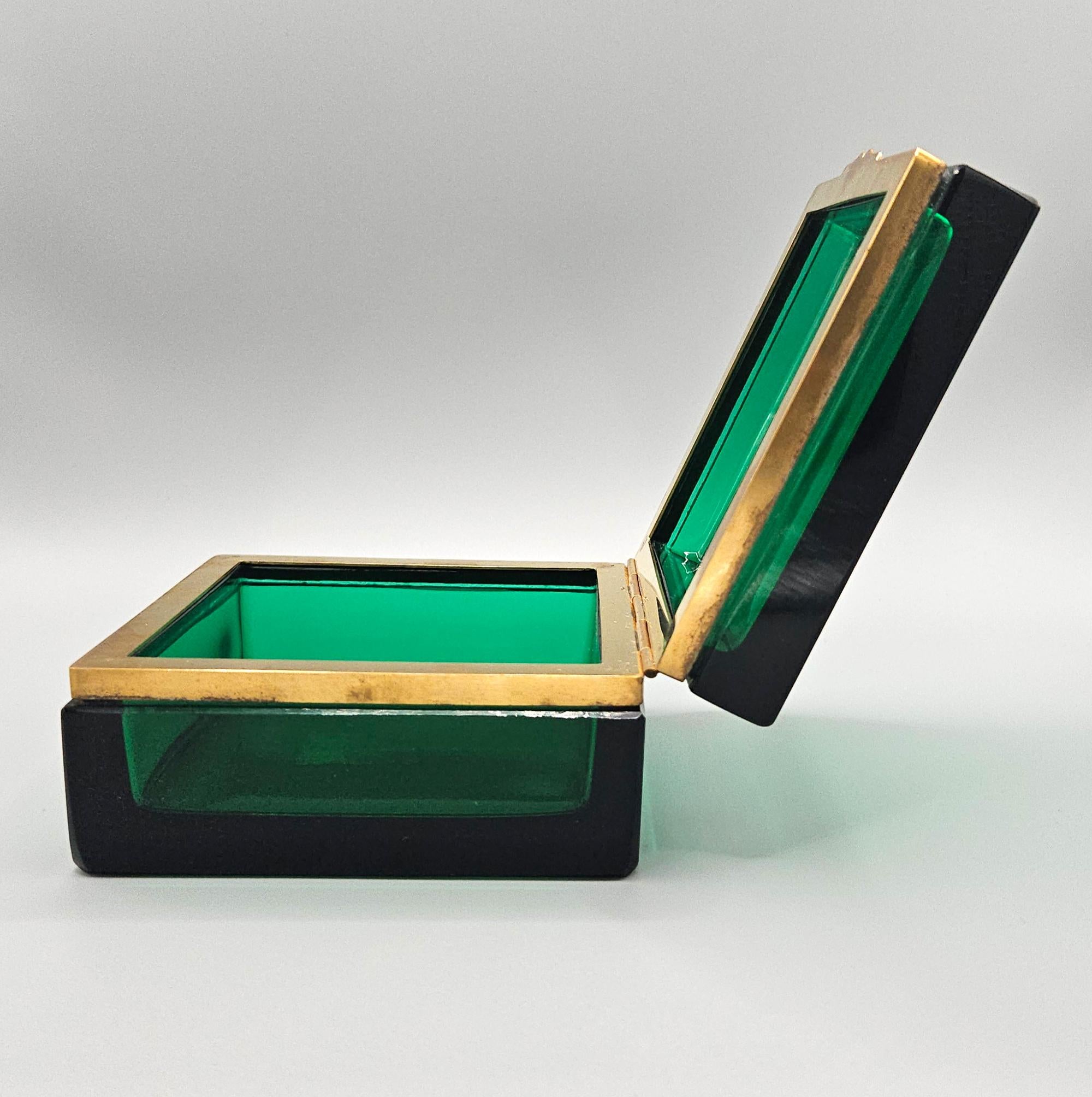 Genuine Mid Century Cenedese Murano Green Box with Original Labels Italy c. 1950 For Sale 2