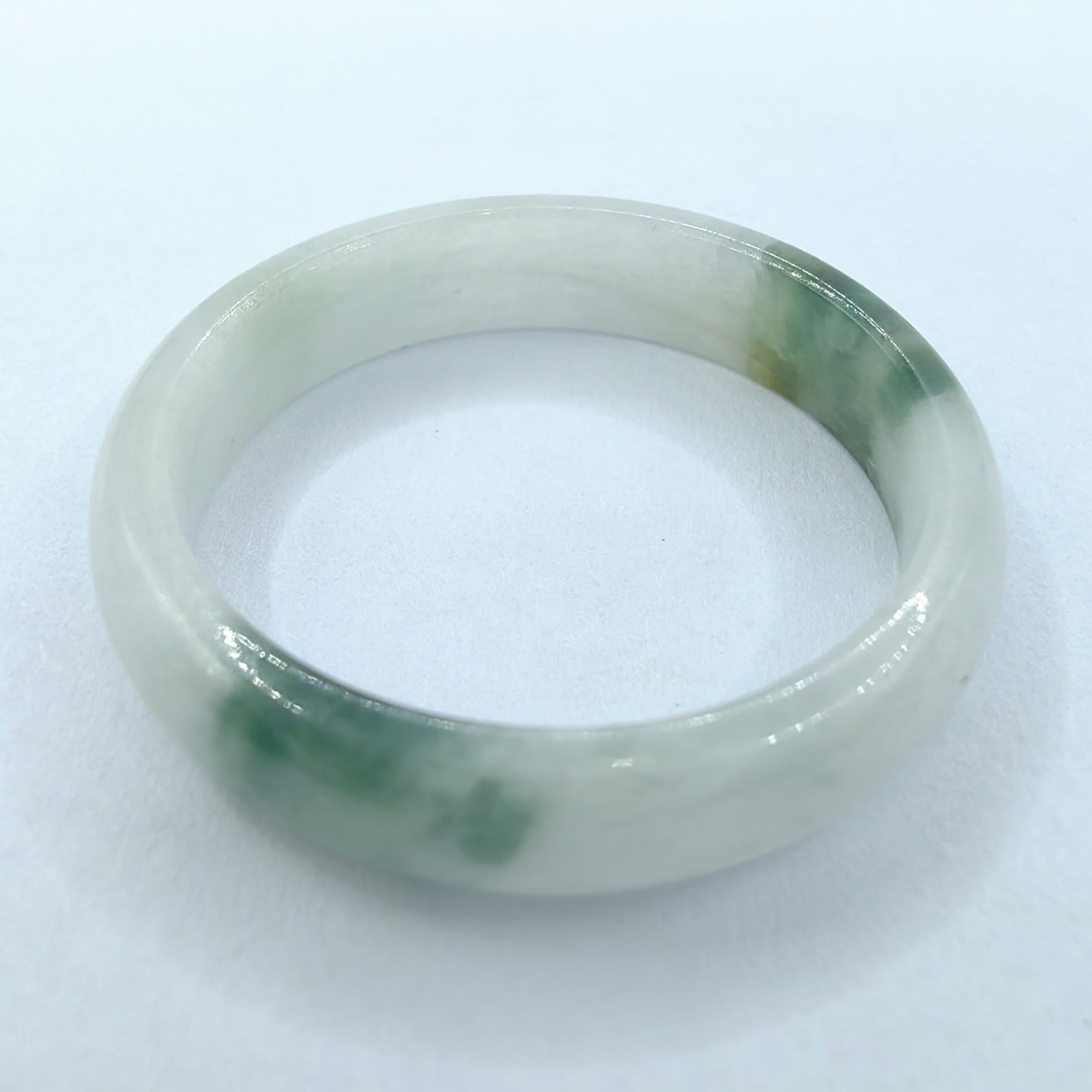 Genuine Moss in Snow Serpentine Jade Ring In New Condition For Sale In Wan Chai District, HK
