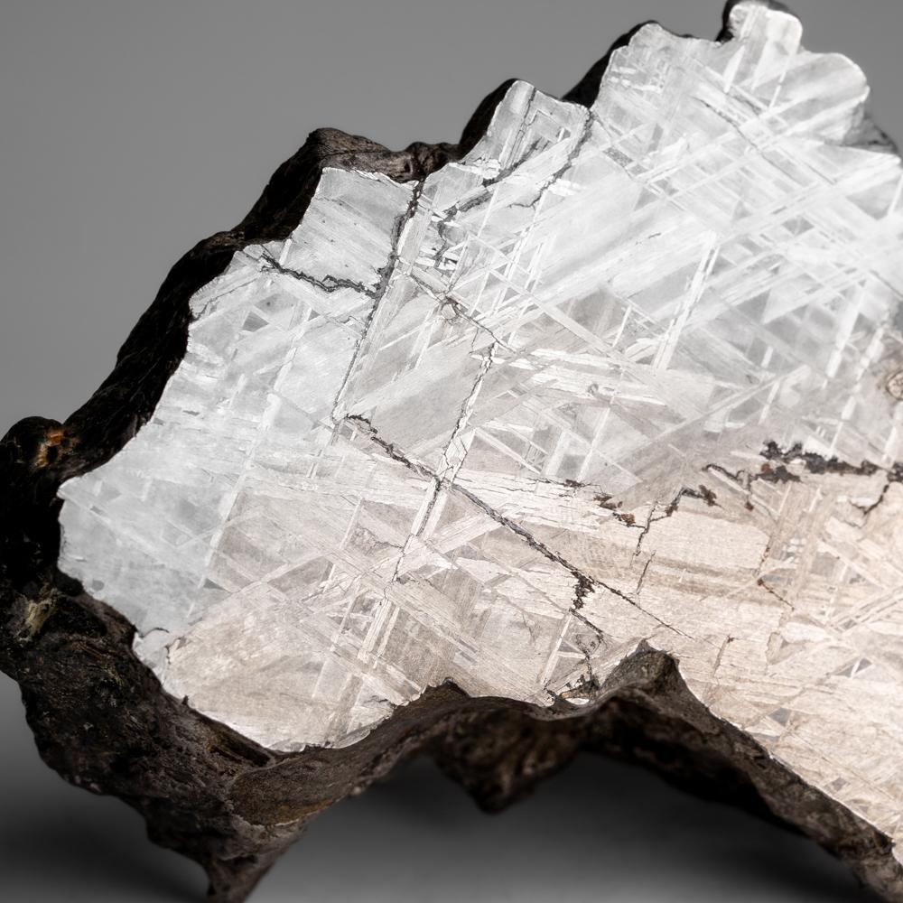 Cristal de roche Une tranche de météorite véritable de Muonusta (2.4 lbs) en vente