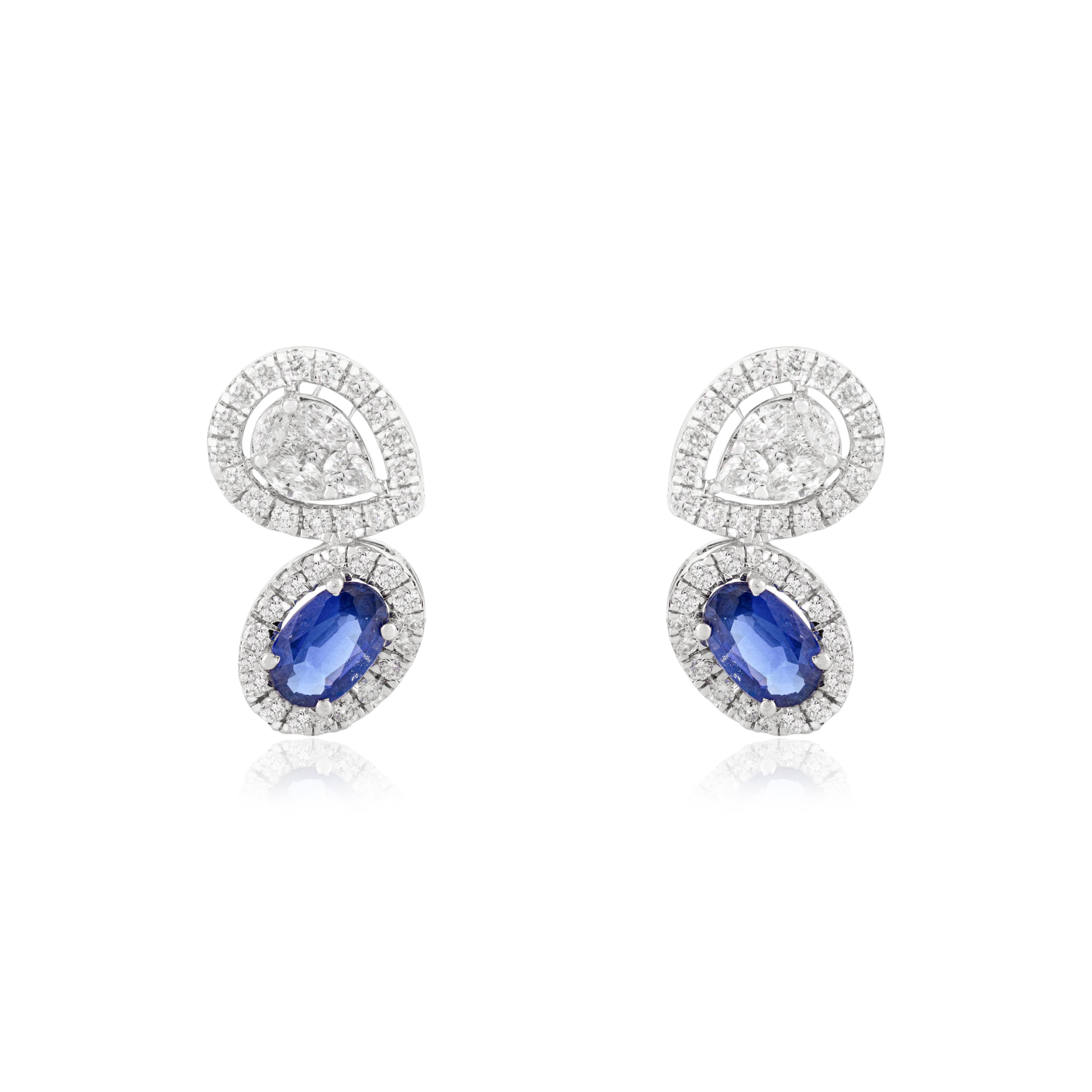 Modernista Orecchini a perno con diamante e zaffiro blu naturale autentico in oro bianco 18 carati in vendita