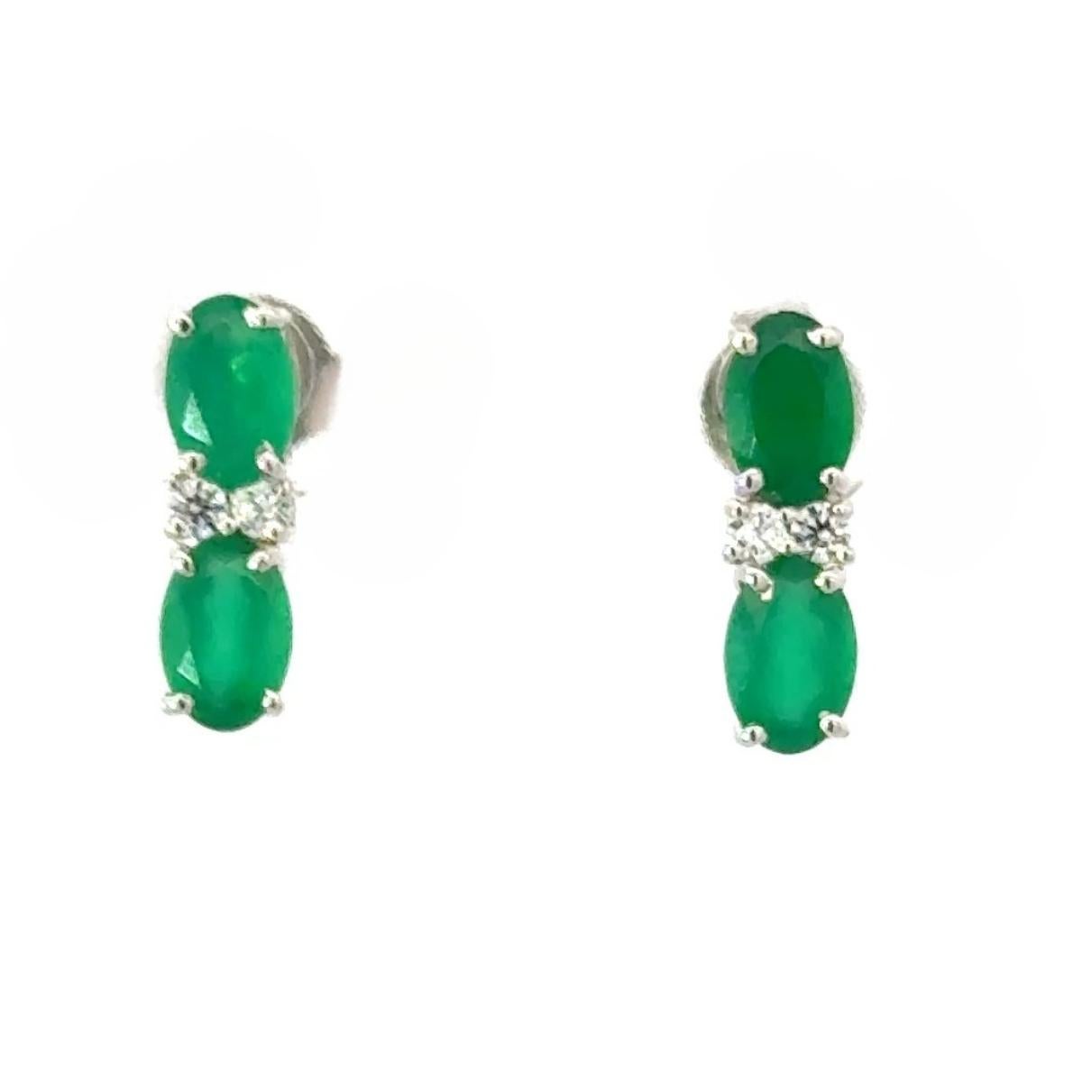 Natural Emerald Oval Stud Earrings Gift for Graduation Daughter in 925 Silver For Sale 5