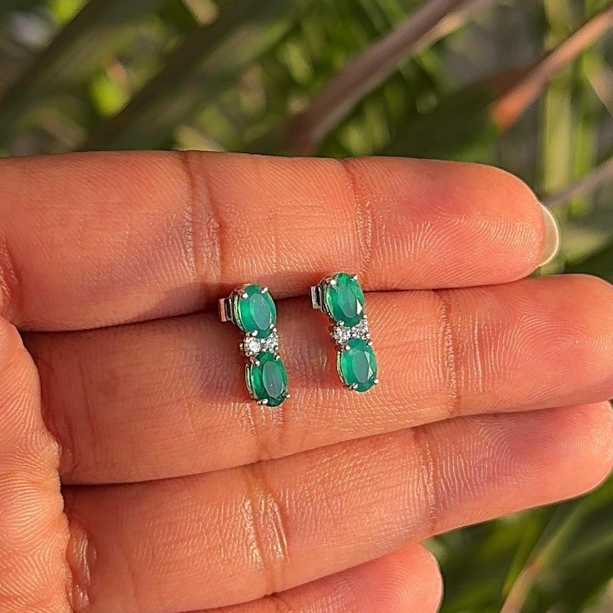 Natural Emerald Oval Stud Earrings Gift for Graduation Daughter in 925 Silver For Sale 2