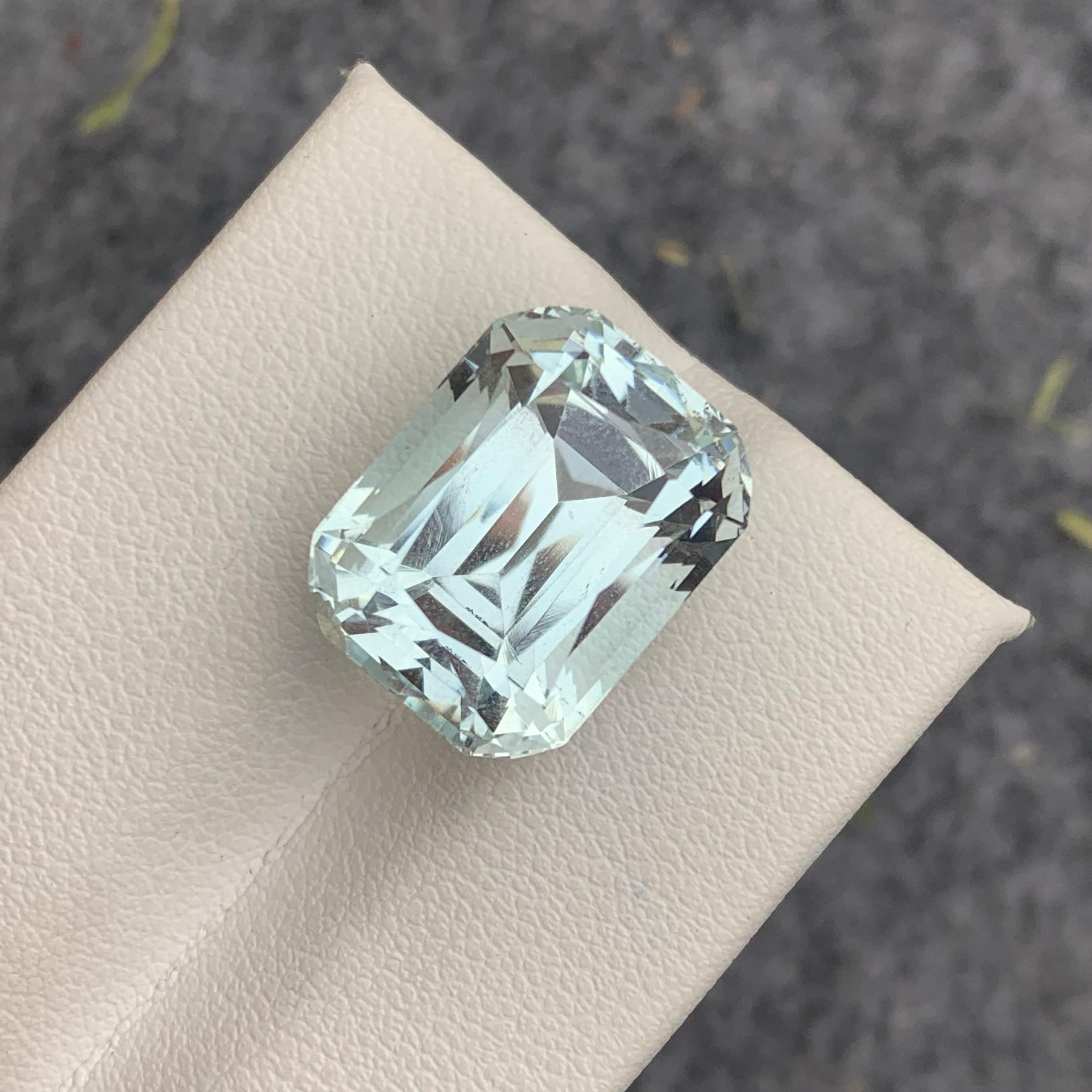 Genuine Natural Faceted Aquamarine Pakistani Mine 14.80 Carat March Birthstone For Sale 3