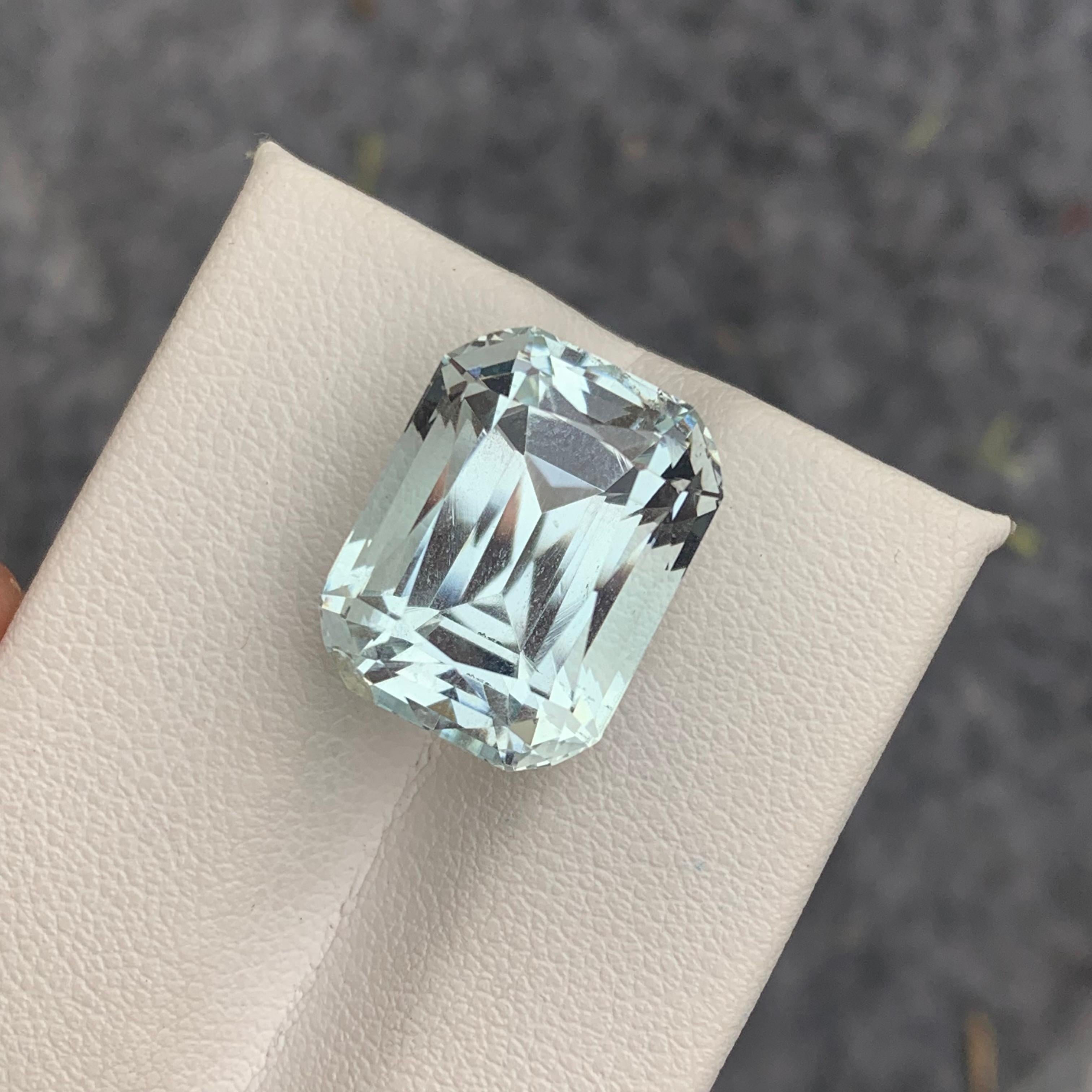 Genuine Natural Faceted Aquamarine Pakistani Mine 14.80 Carat March Birthstone In New Condition For Sale In Peshawar, PK