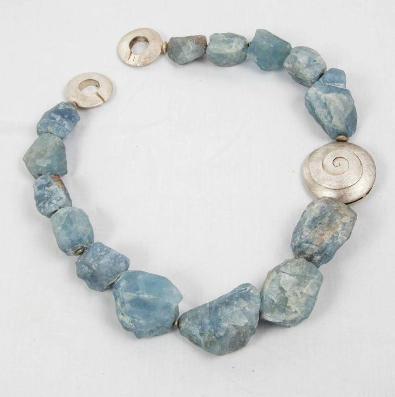 Genuine Natural Freeform Aquamarine Nugget Sterling Silver Necklace  In New Condition For Sale In Montreal, QC